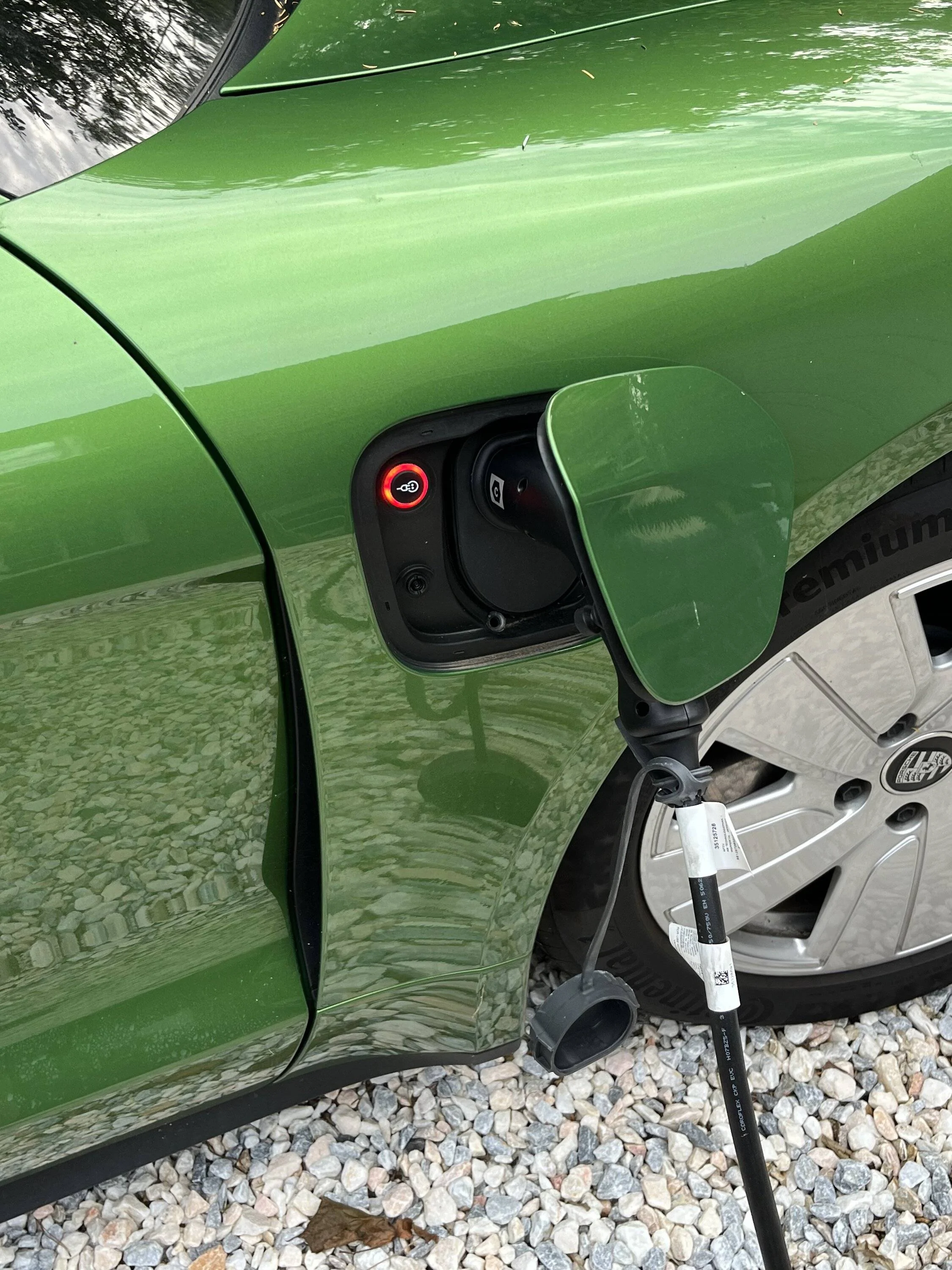 Porsche Taycan Charging error using Porshe charger IMG_2198