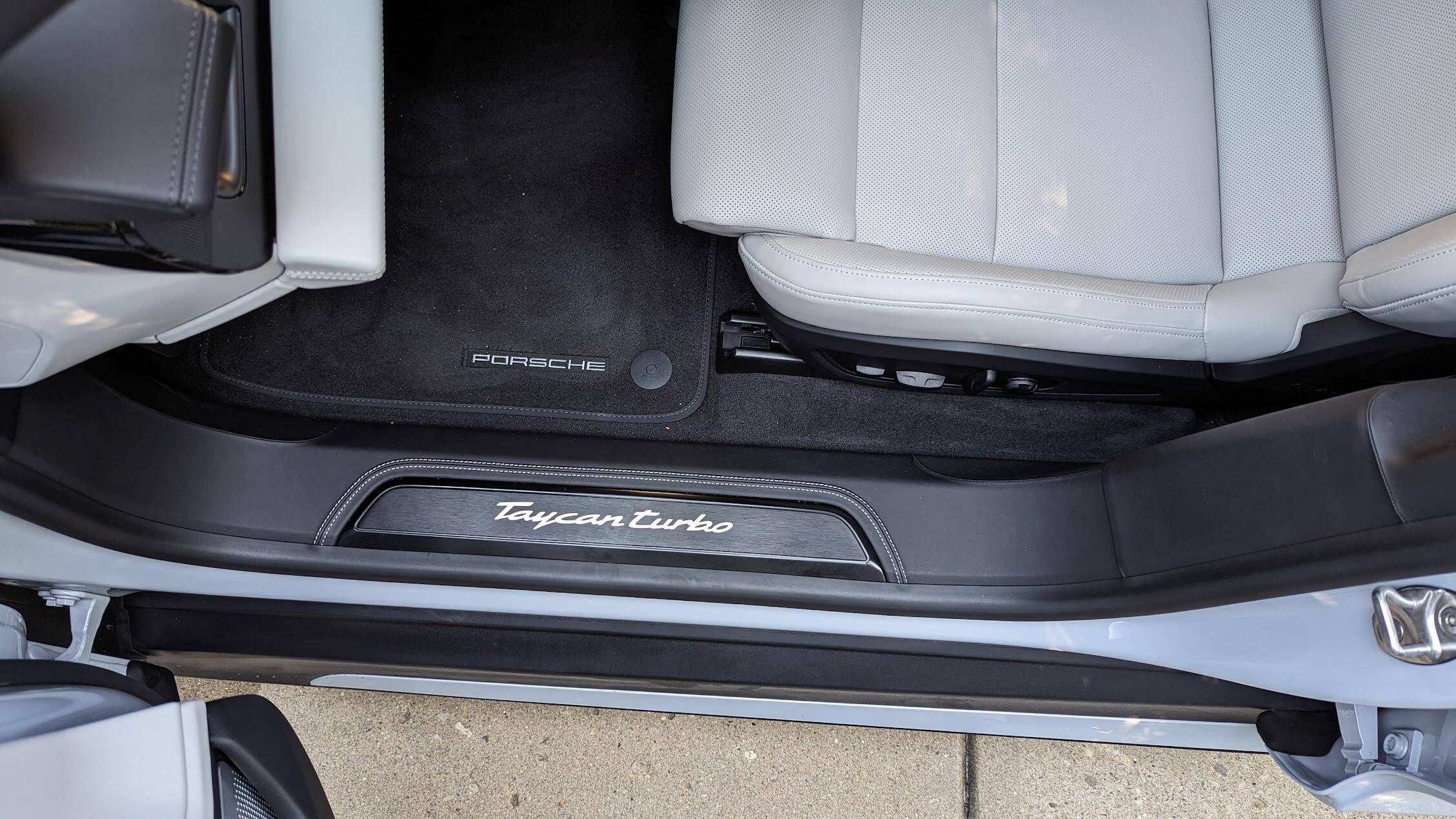 Porsche Taycan Please help me with the interior color for ice grey gts 1692016733448