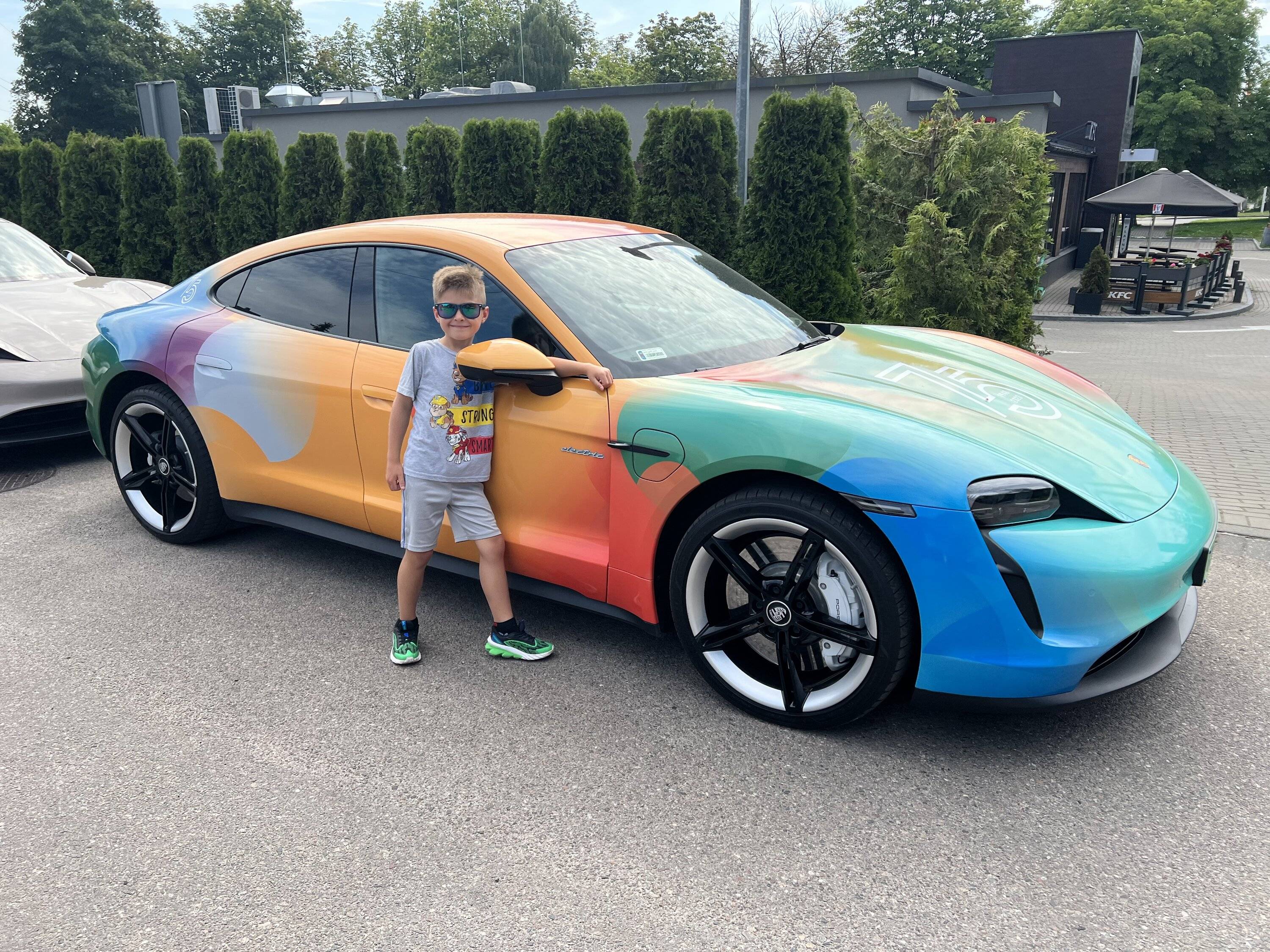 Porsche Taycan Rainbow 🌈 Taycan Club IMG_5629