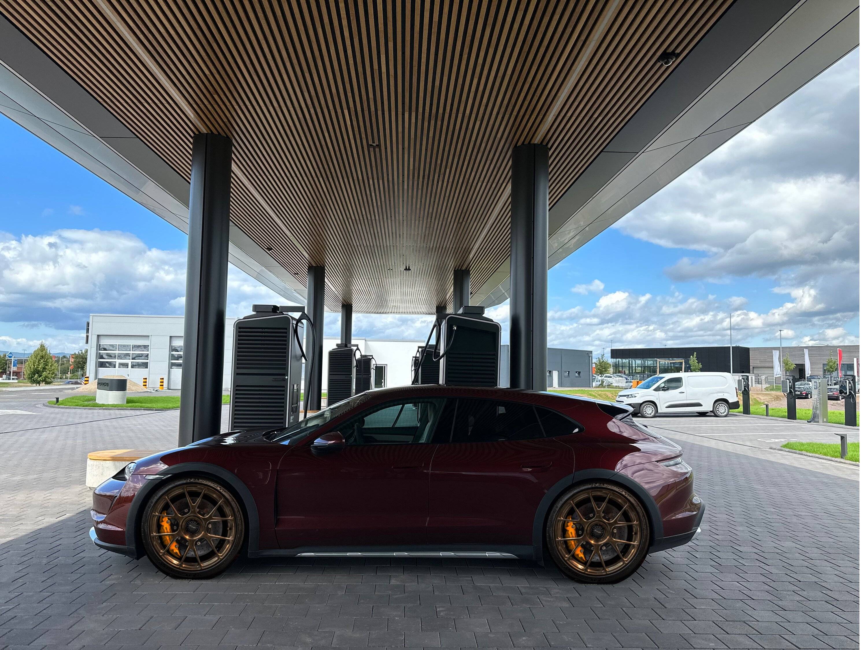 Porsche Taycan 21” OEM or Aftermarket Wheels? IMG_3479