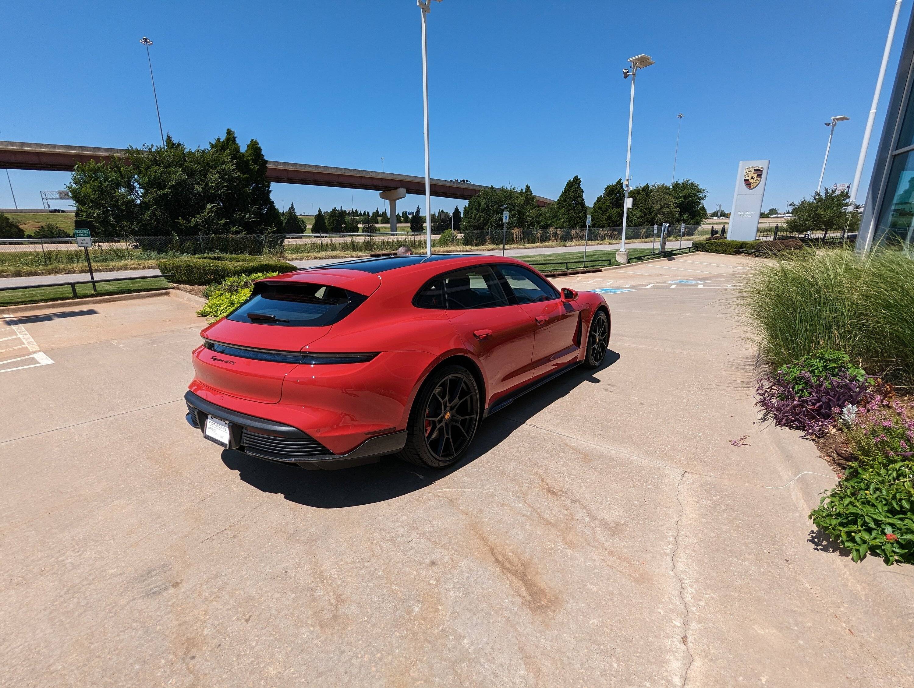 Porsche Taycan CARMINE RED Taycan Club PXL_20230816_174403809
