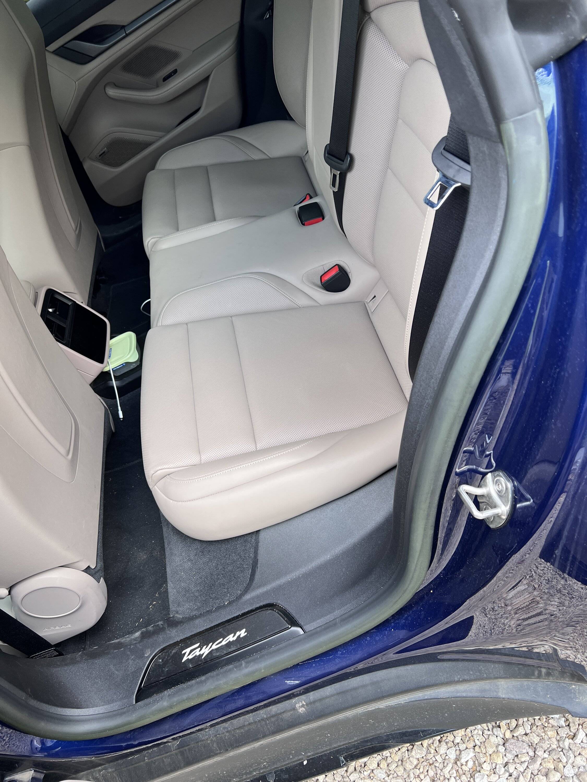Porsche Taycan Anyone else got "fungus green PTS" door rubbers for free like I did? 20230726_161153119_iOS