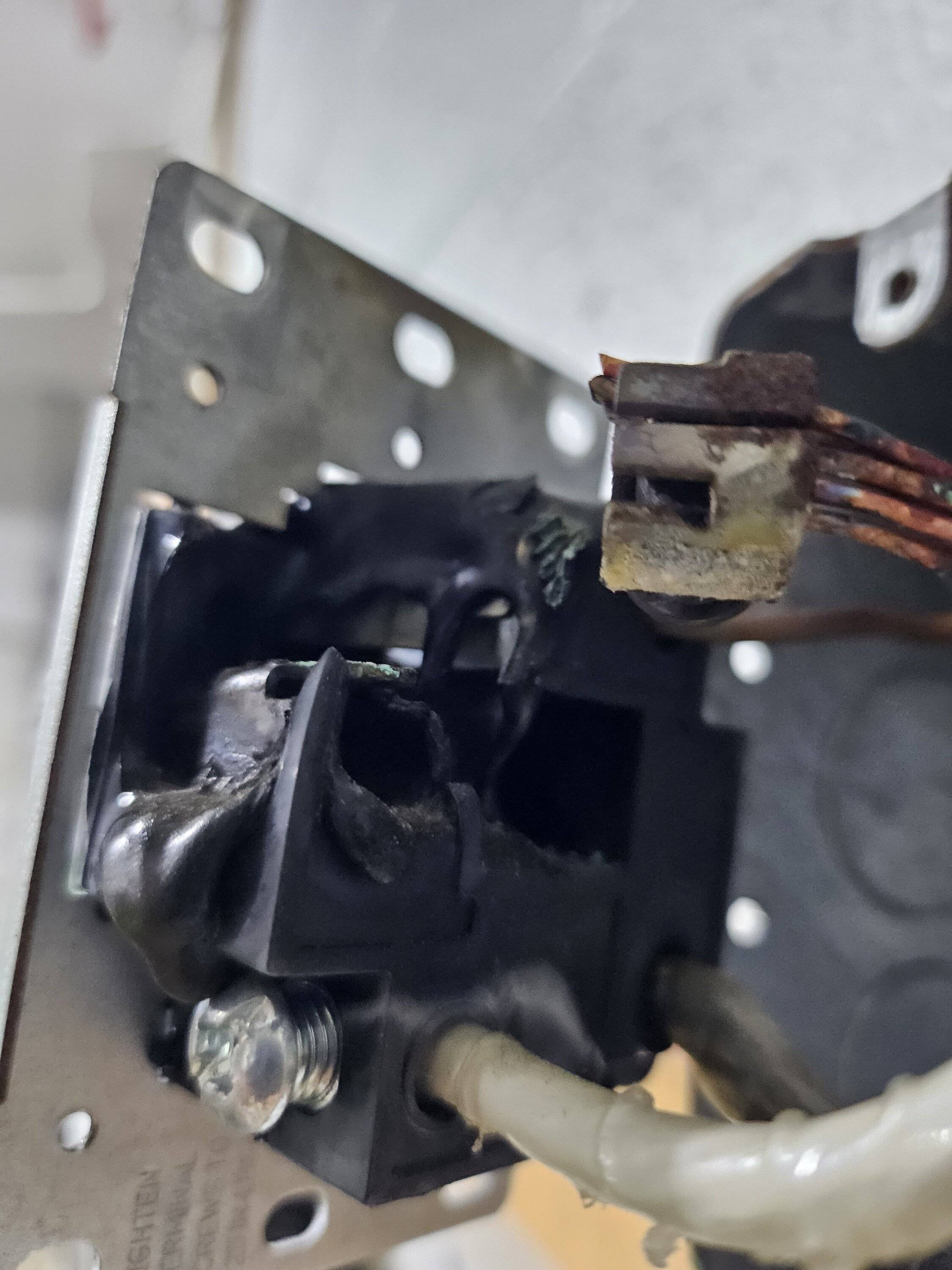 Porsche Taycan Warranty on the Porsche charger? 20230817_093804