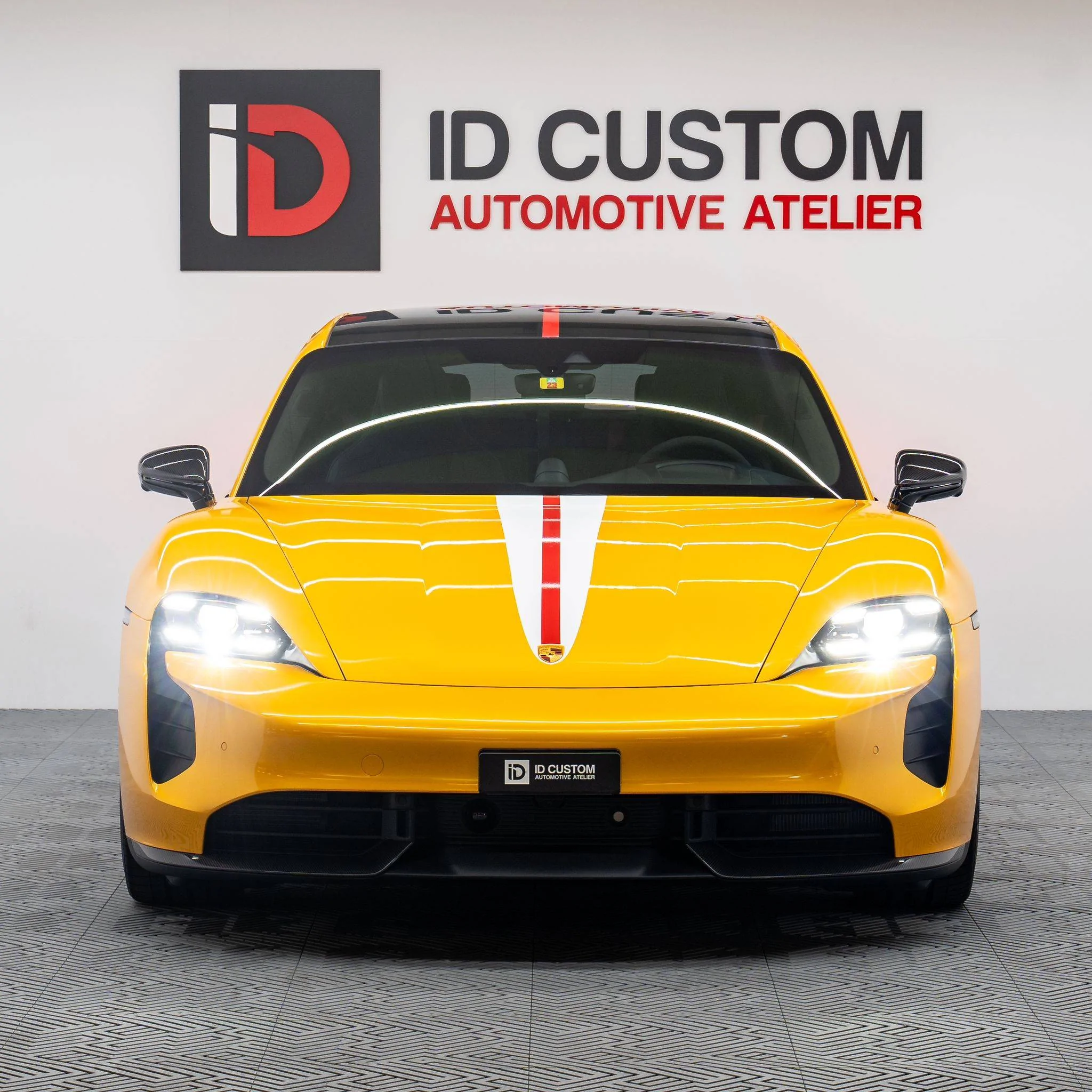 Porsche Taycan Yellow Cross Turismo (wrapped) 789a6f9c-b6f5-4dda-822a-b6bd4d192097