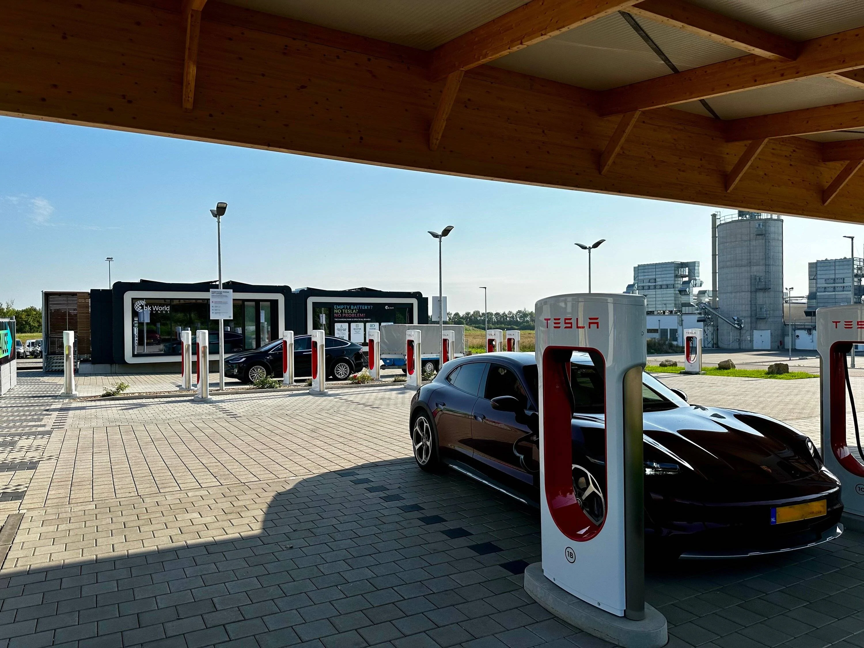 Porsche Taycan First Porsche Charging Lounge opens in Germany IMG_4546