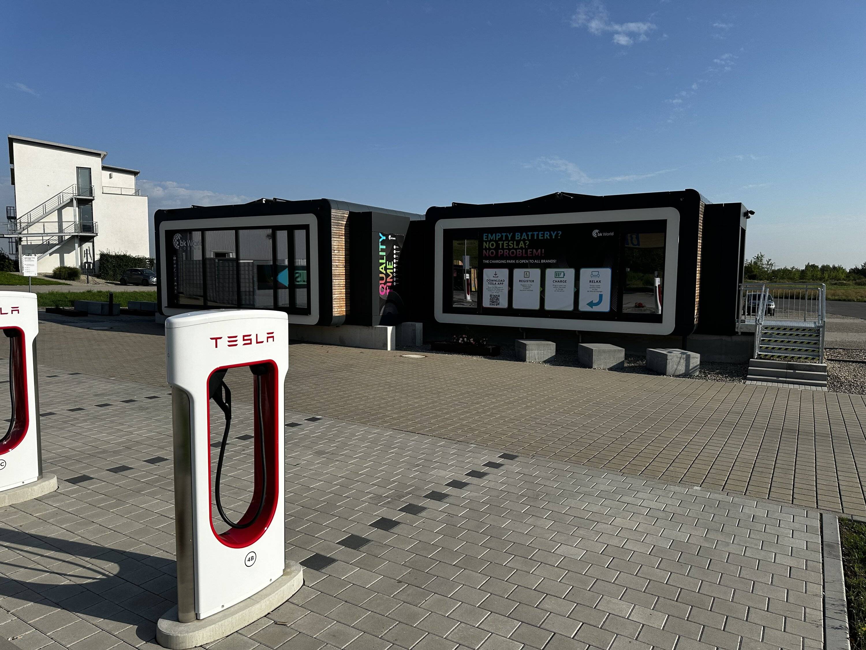 Porsche Taycan First Porsche Charging Lounge opens in Germany IMG_4544