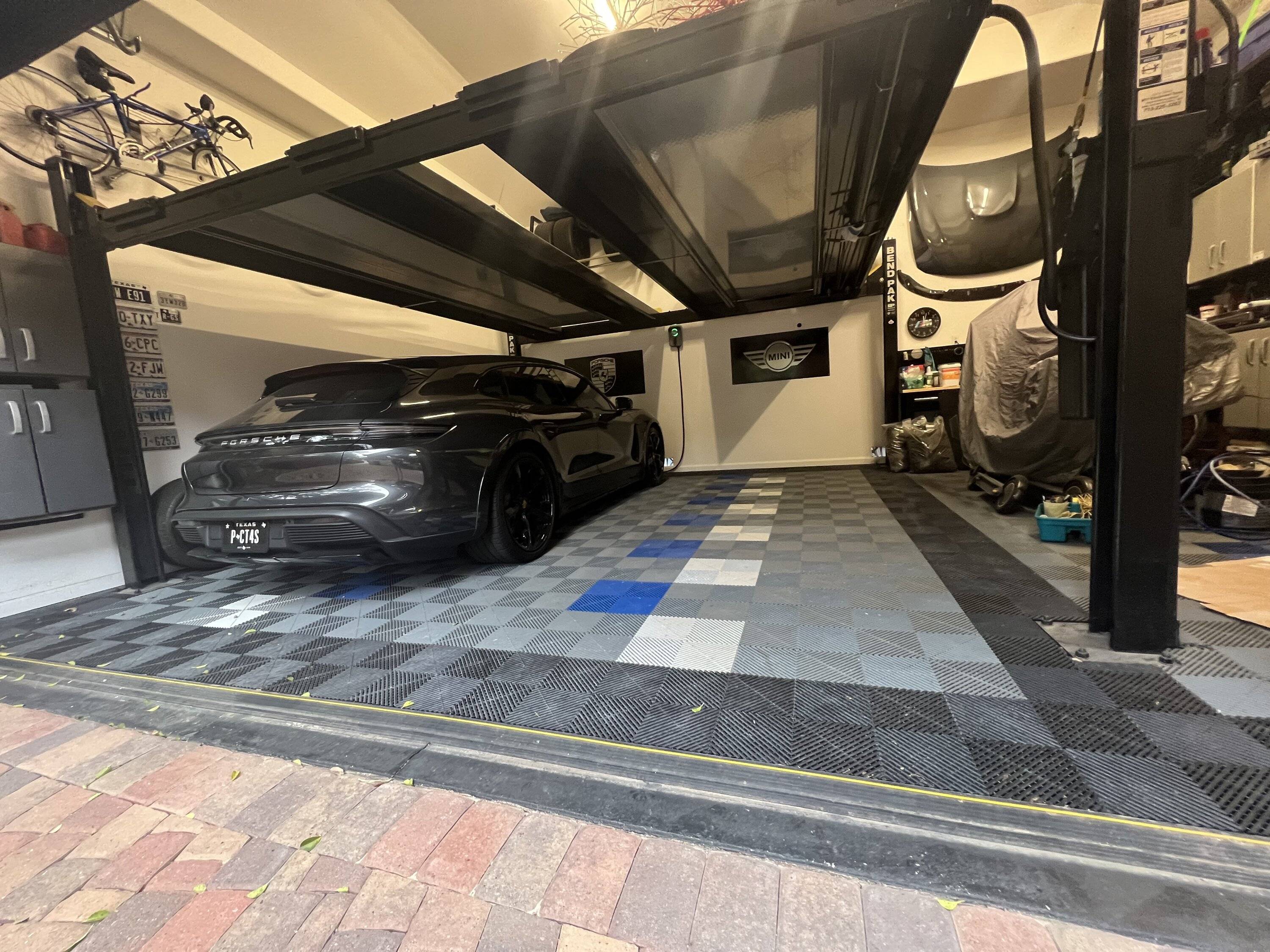 Porsche Taycan Garage Car Lift IMG_5432