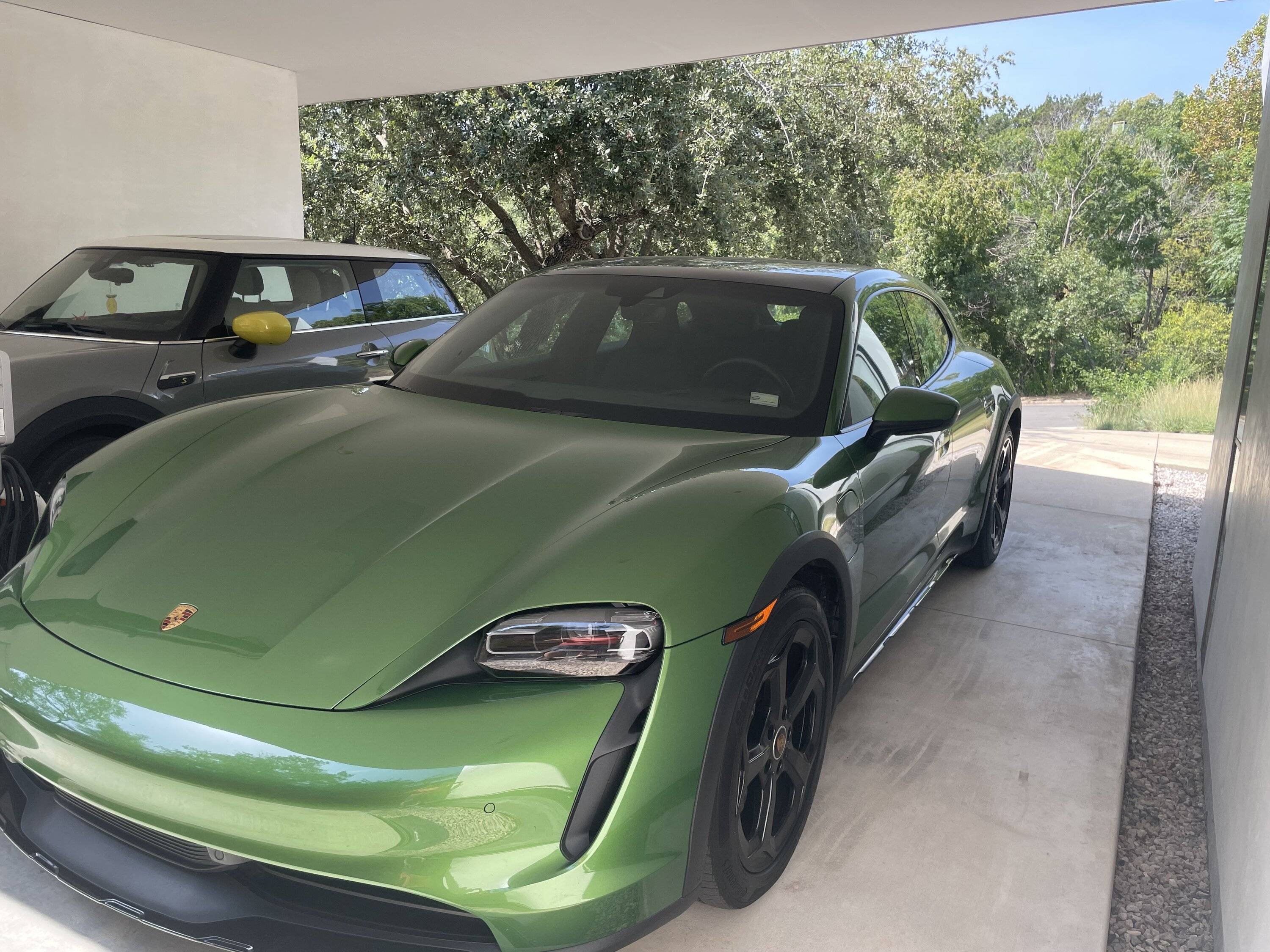 Porsche Taycan MAMBA GREEN Taycan Club IMG_4839