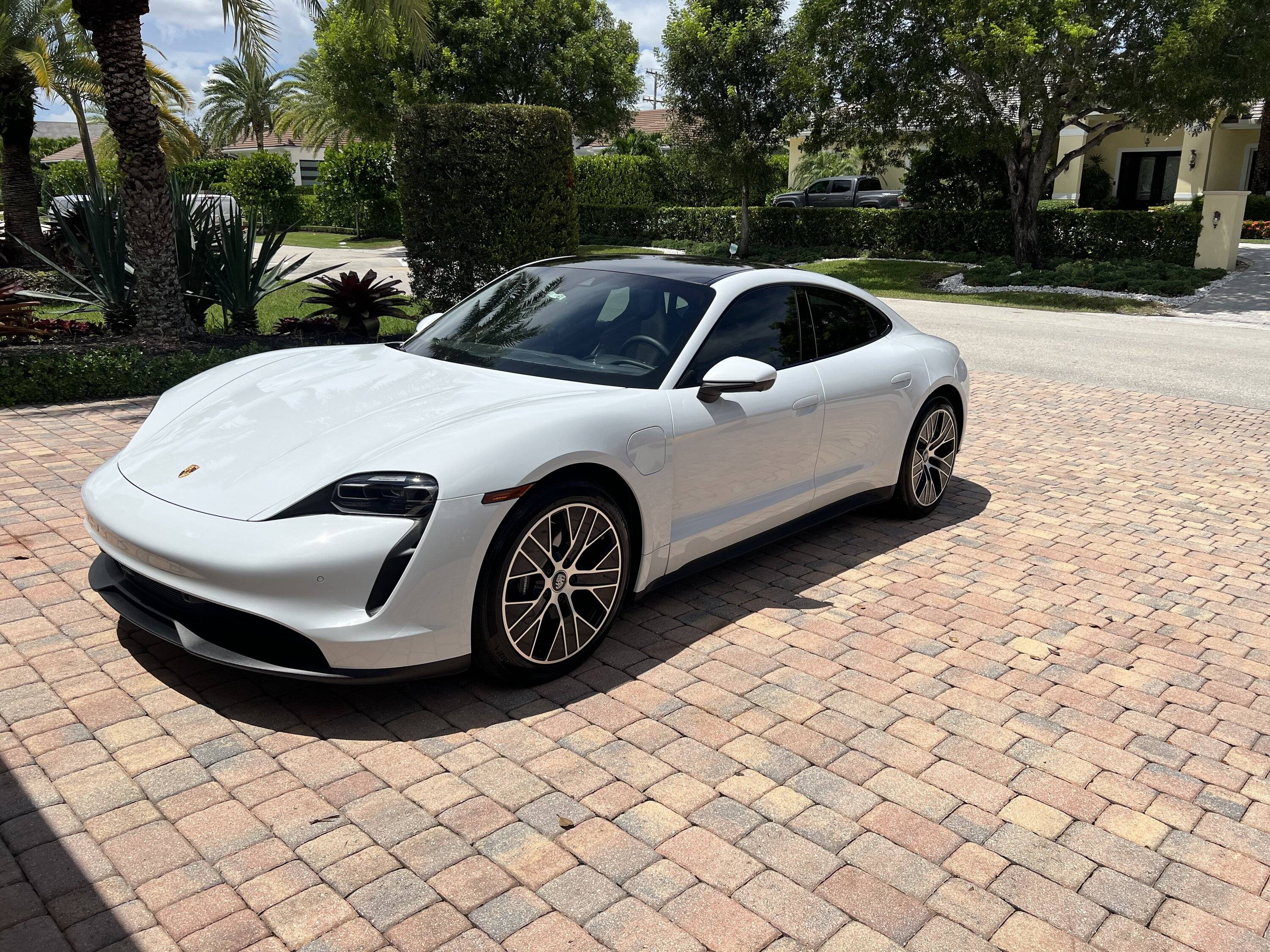 Porsche Taycan Excellent Condition Low Miles 2021 Taycan Base with Performance Battery +.  Asking $84,949. IMG-6567