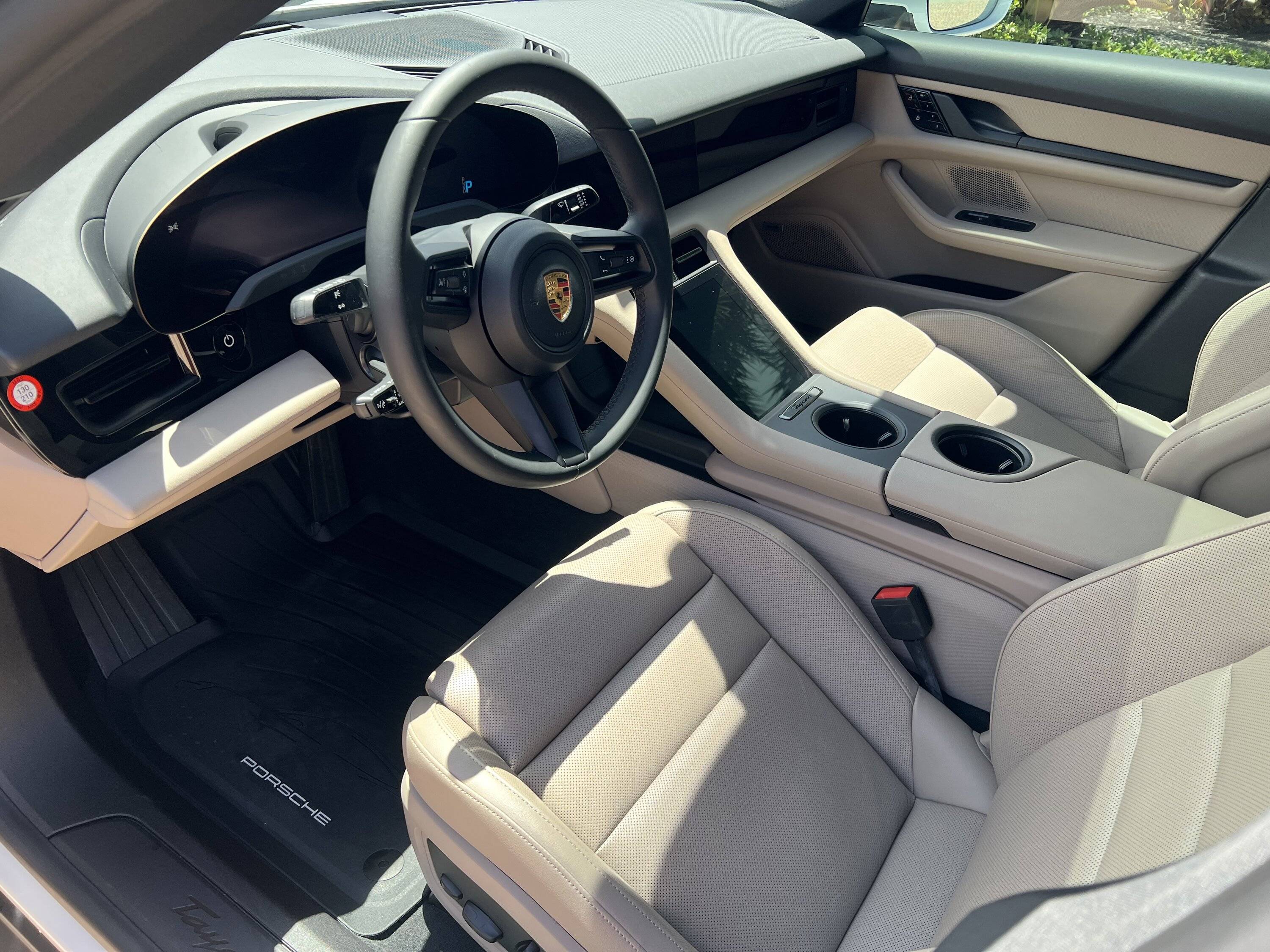 Porsche Taycan Excellent Condition Low Miles 2021 Taycan Base with Performance Battery +.  Asking $84,949. IMG-6547