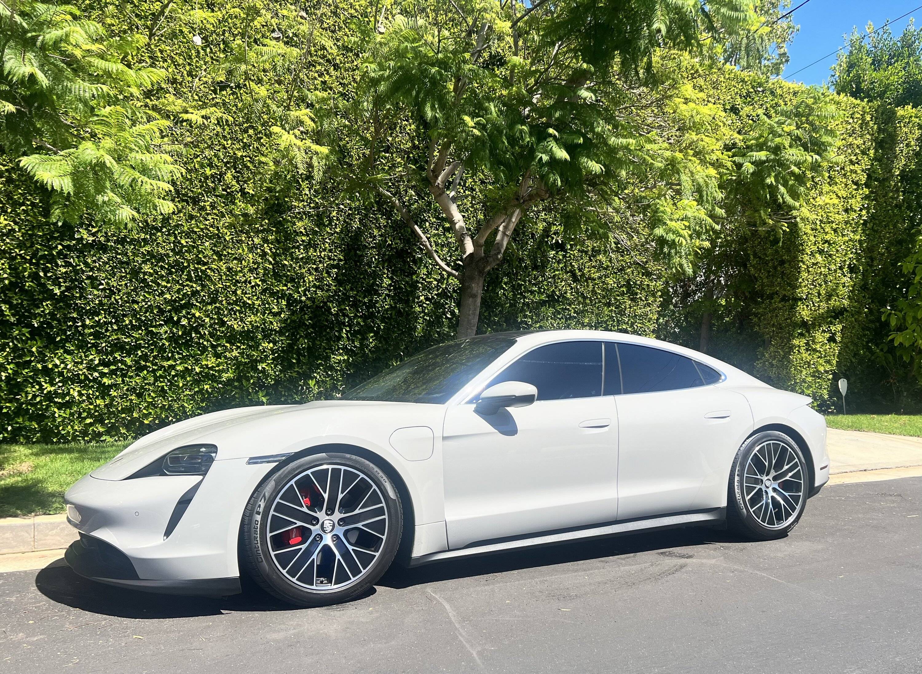 Porsche Taycan Air suspension issue on Taycan 4S?? "Chassis level extremely low" Anyone else experience this? IMG_1996