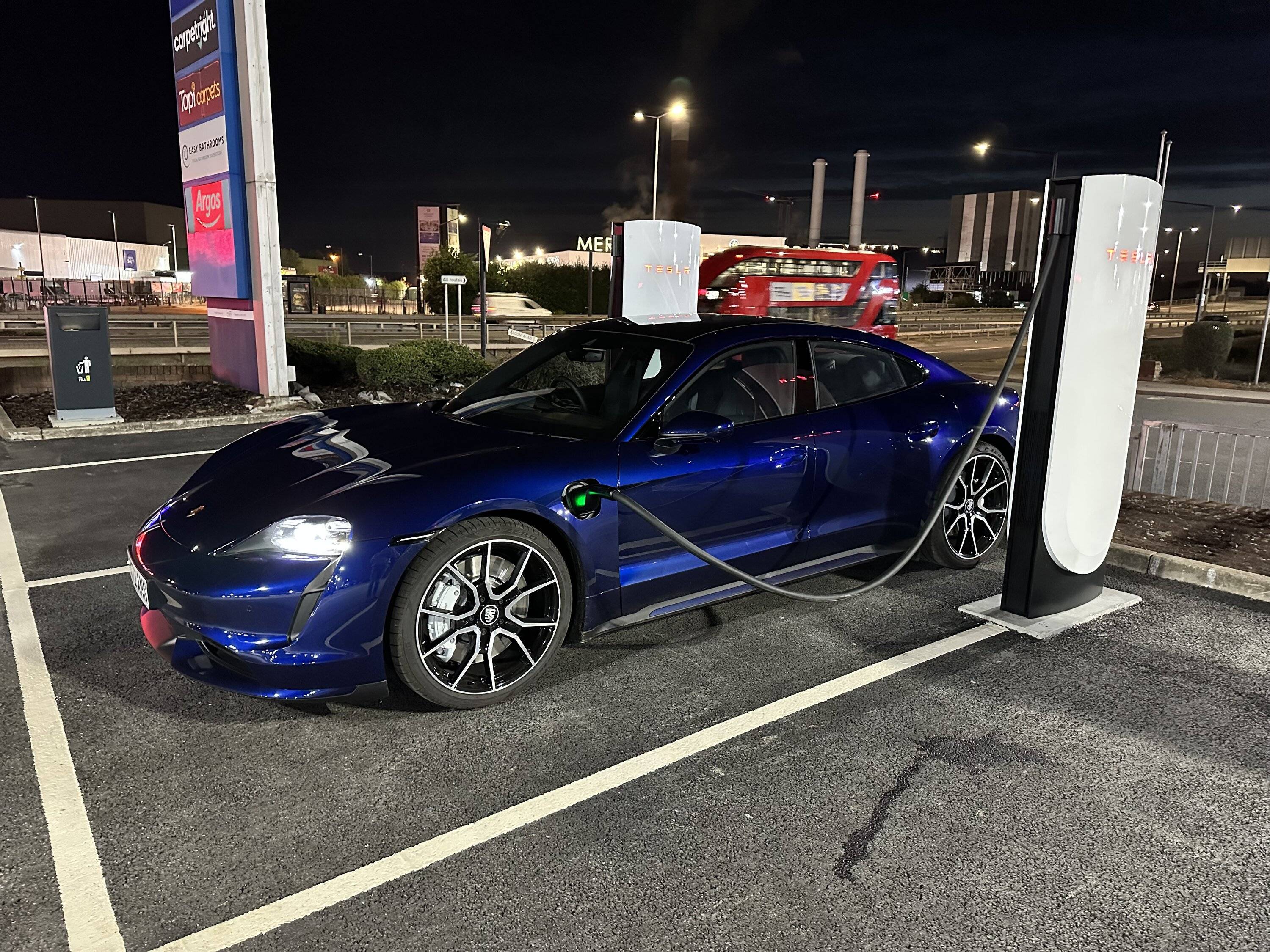 Porsche Taycan First Tesla V4 site in the world with payment terminals IMG_2004