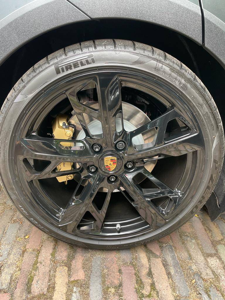 Porsche Taycan Painting Brake Calipers PHOTO-2022-08-30-17-21-34