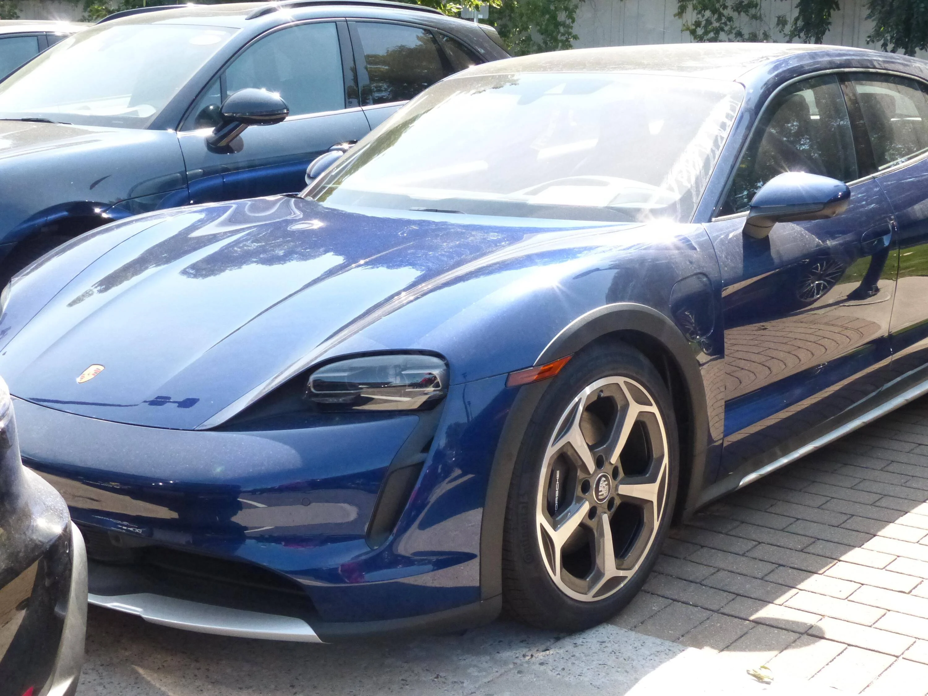 Porsche Taycan New (Sept 2023) global stop sale on all Taycans? Recall APB2 updated Sept 11, 2023 1693694588791