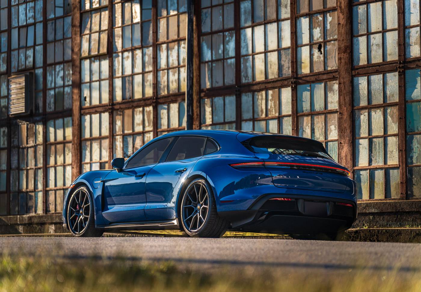 Porsche Taycan NEPTUNE BLUE Taycan Club _DSC2240-Edit