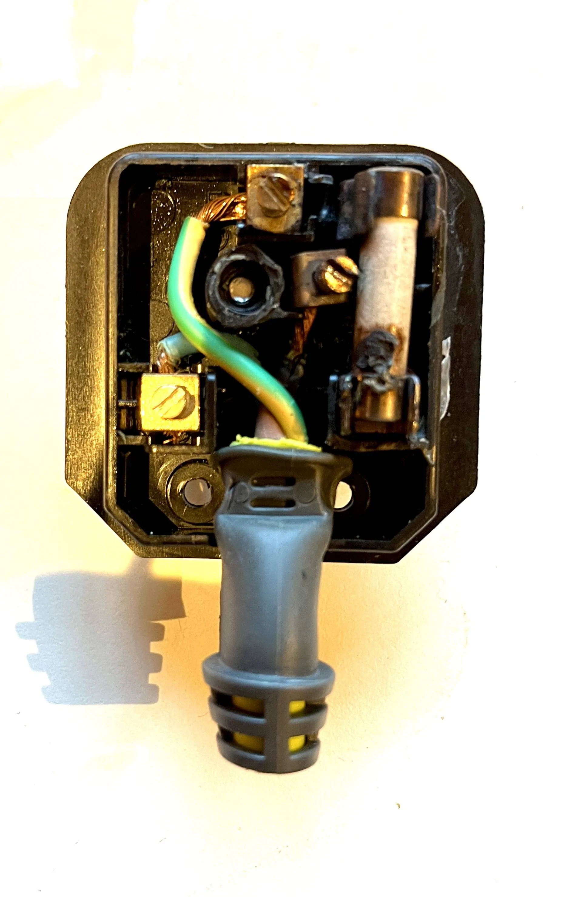 Porsche Taycan I melted a plug [UK] 😱 IMG_2521