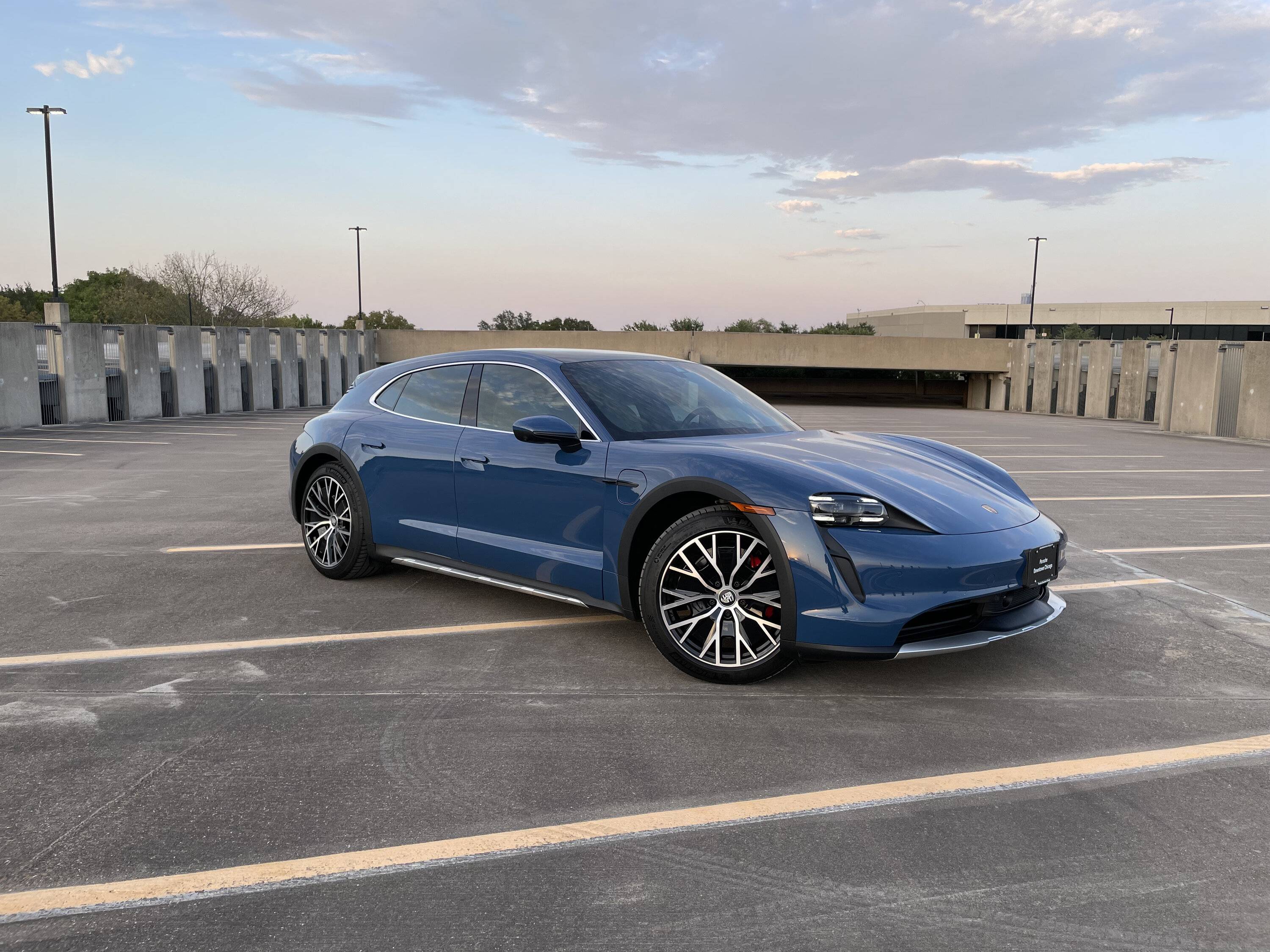 Porsche Taycan NEPTUNE BLUE Taycan Club IMG_5017