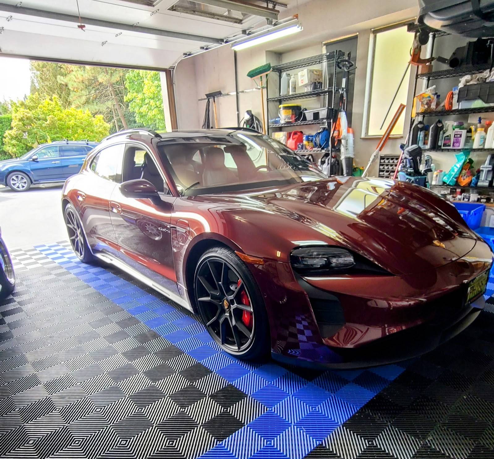 Porsche Taycan CHERRY METALLIC Taycan Club 2mCFl0ggT6rMenX_Al1NhA=w1598-h1485-s-no?authuser=0