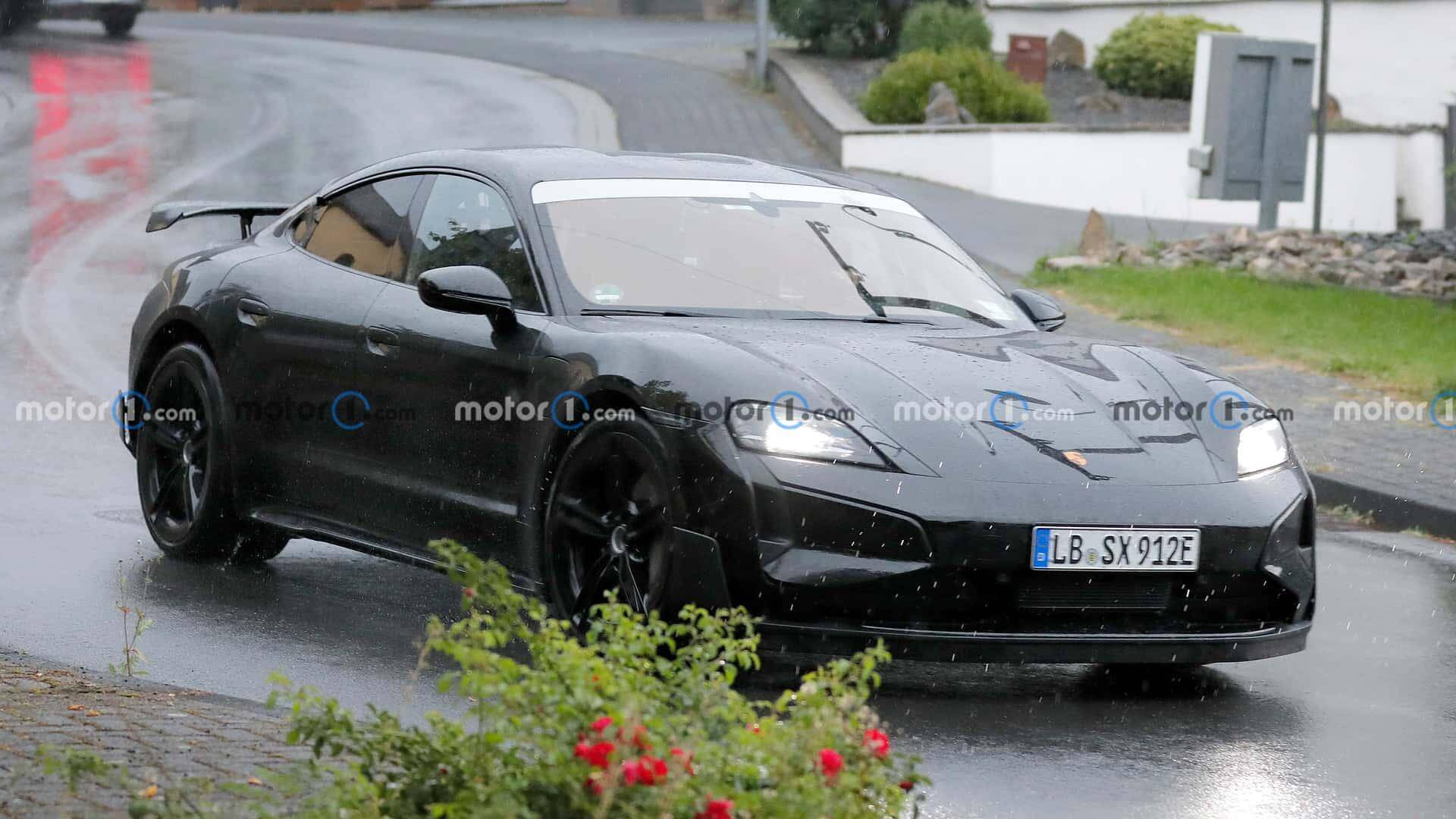 Porsche Taycan Porsche Taycan GT Spied Virtually Undisguised, Insider Claims It Has 1,000+ HP 1694615703469