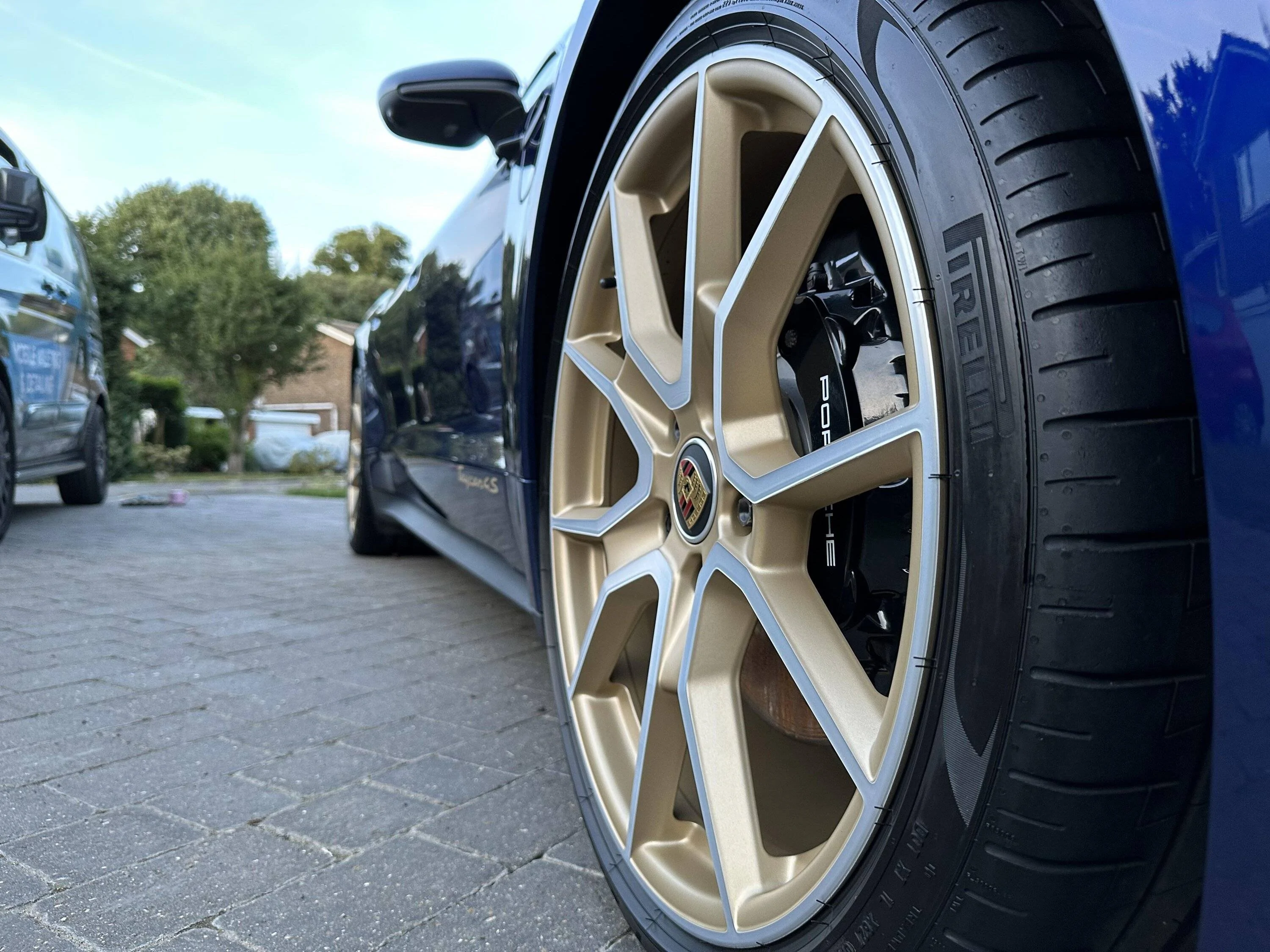 Porsche Taycan Aurum gold GTS wheels fitted on Taycan 4S 364453637_1470841313715049_6996189055671399978_n