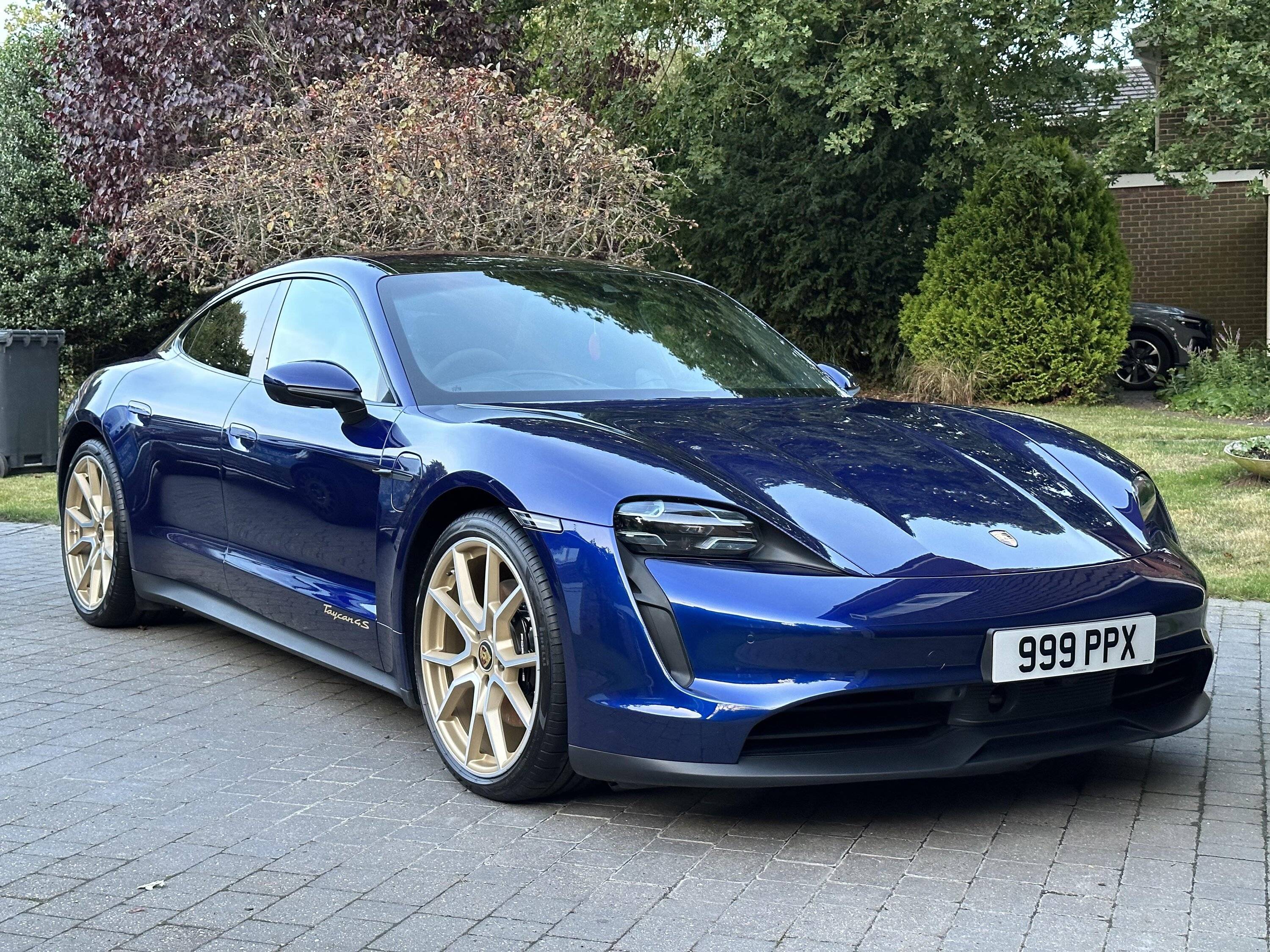 Porsche Taycan GENTIAN BLUE Taycan Club 366251837_1340088283257734_5909862112831763440_n