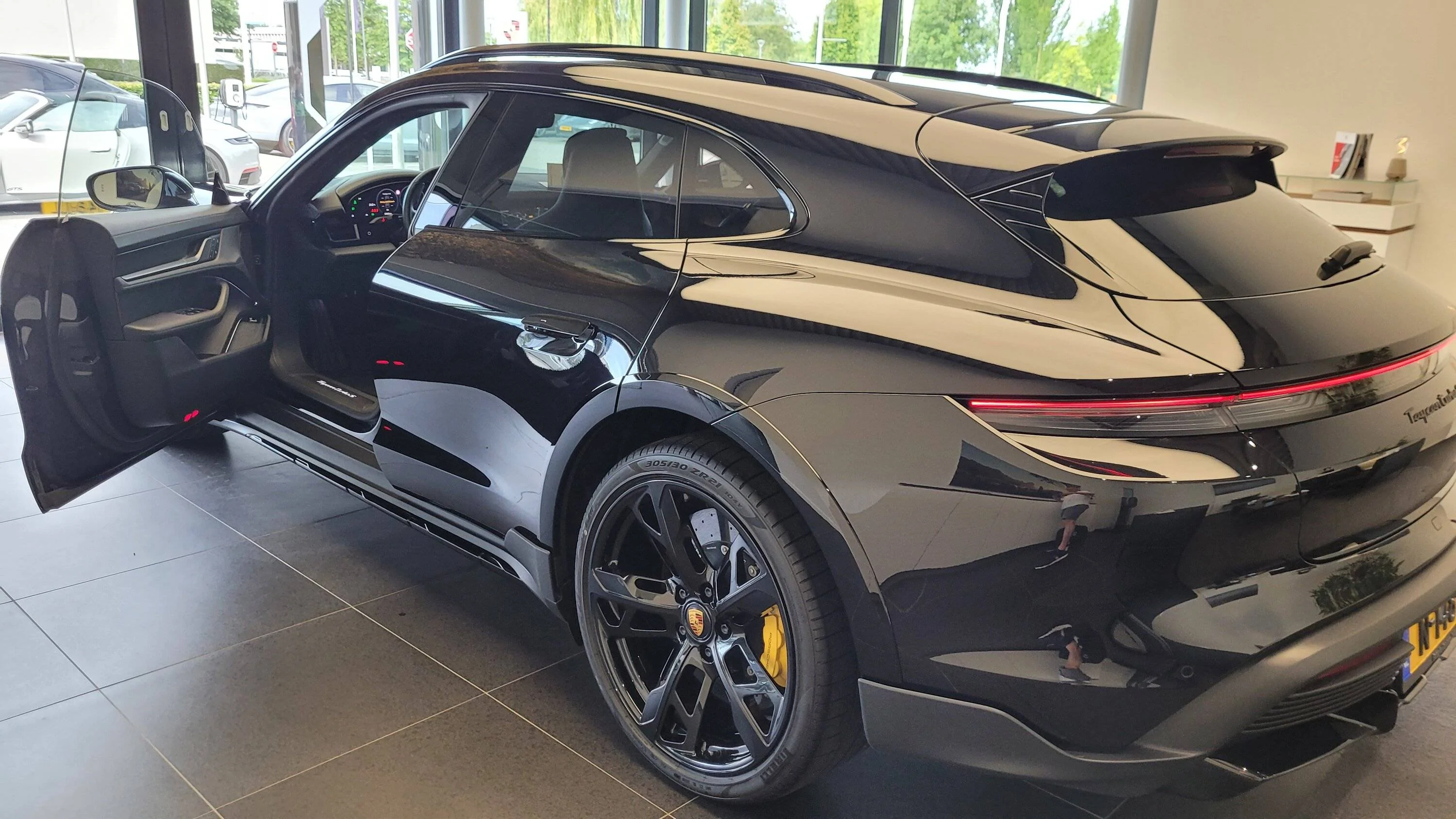 Porsche Taycan Turbo Aero Rims (winterset) powdercoat options - feedback on colors 20230822_111826