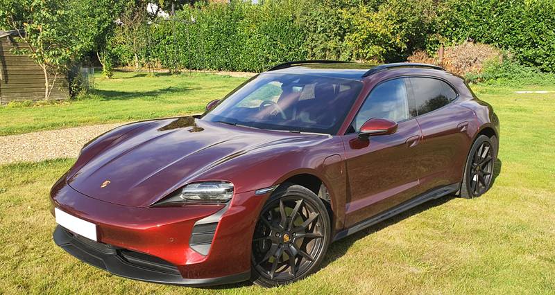 Porsche Taycan CHERRY METALLIC Taycan Club 20230920_093500