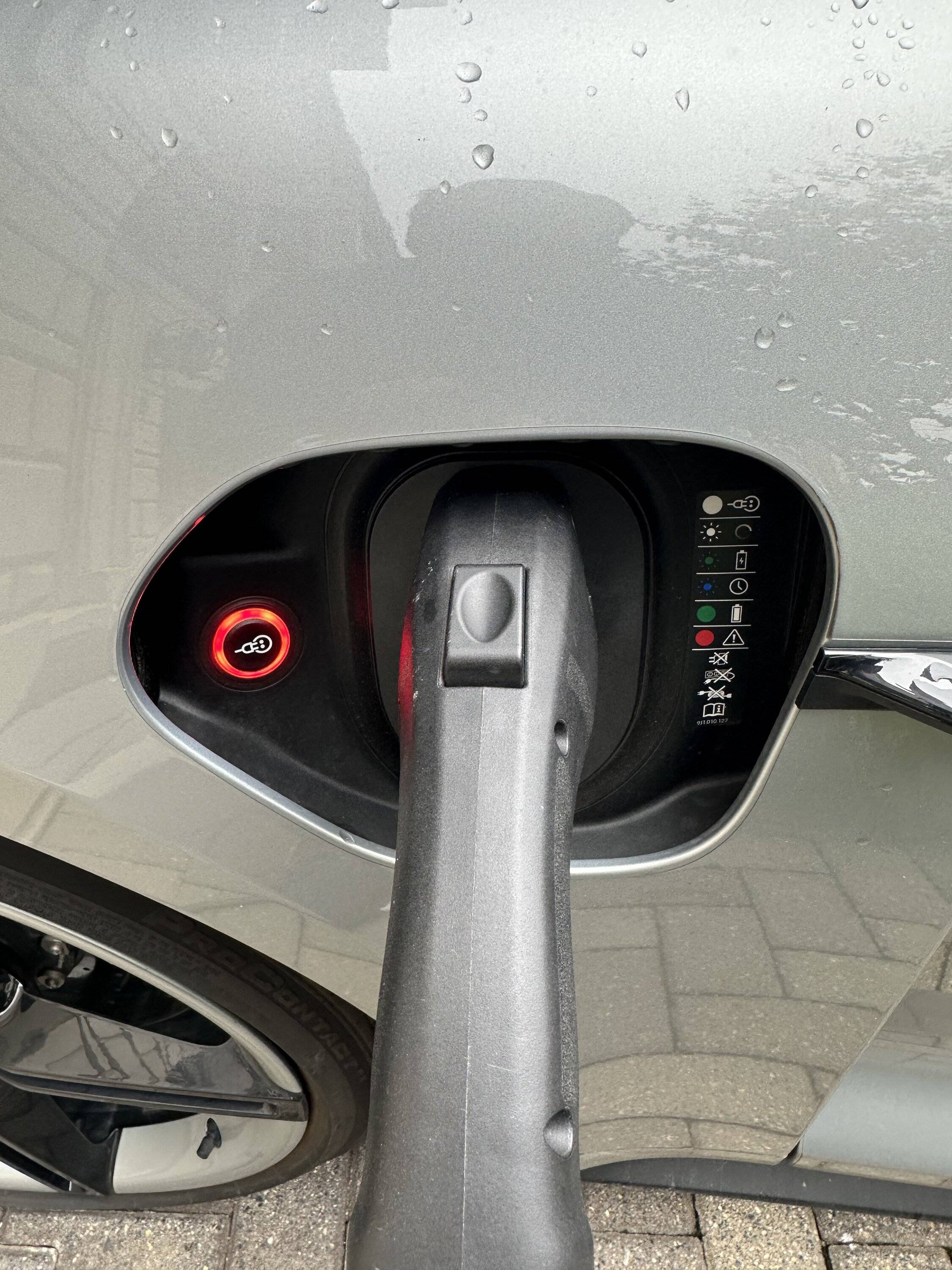 Porsche Taycan "Charging not possible" error IMG_1229