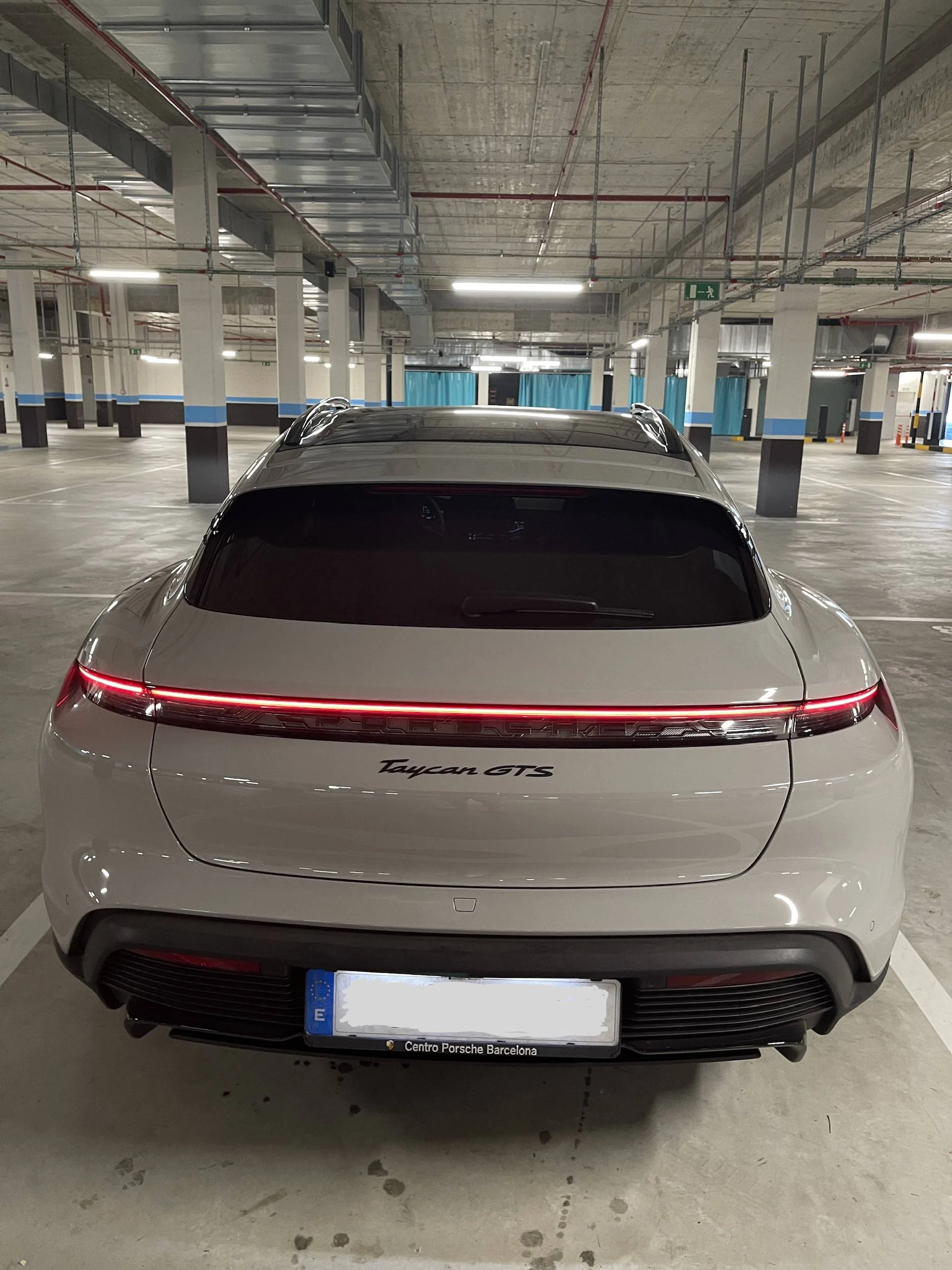 Porsche Taycan Comfort Access - login with second key New GTS IMG_2713