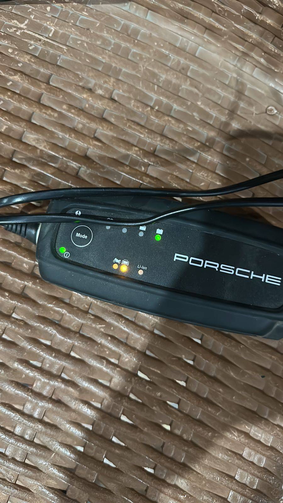 Porsche Taycan Charge o mat pro cece0e6f-95e0-453c-999d-b17fc2f36685