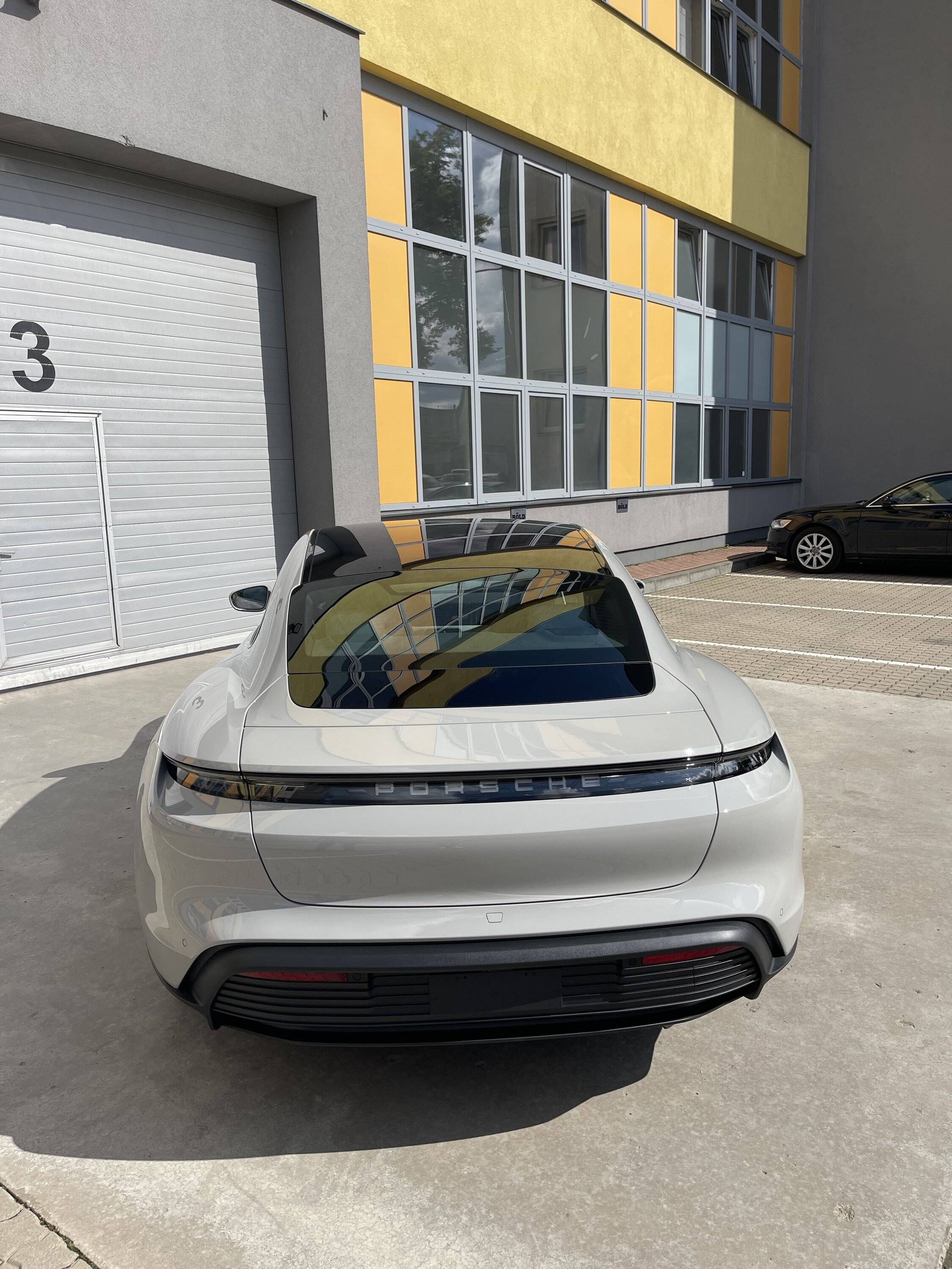 Porsche Taycan Members Say Hello Here! IMG_4050
