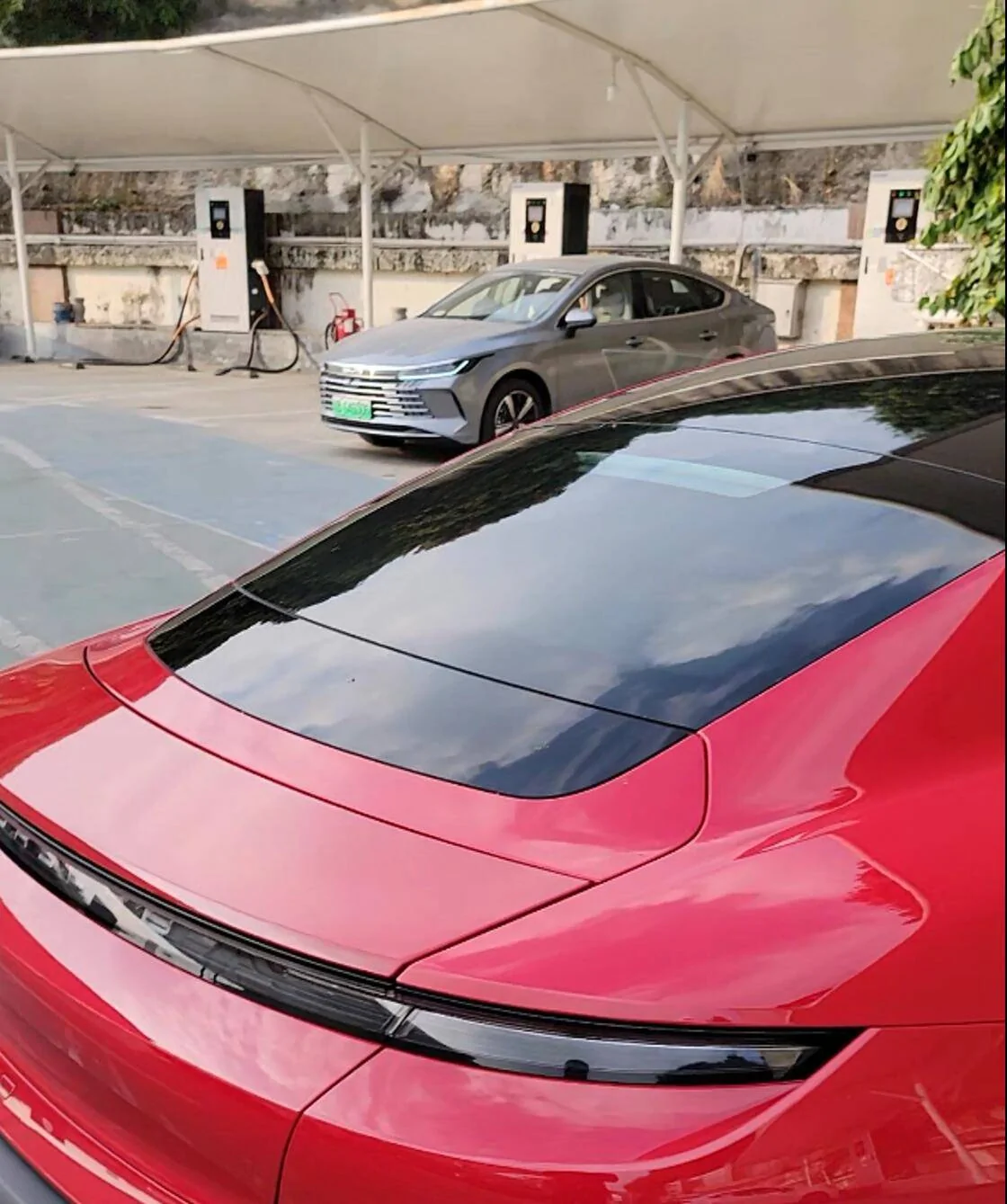 Porsche Taycan Shell opens its largest EV charging station in China 1696021160499