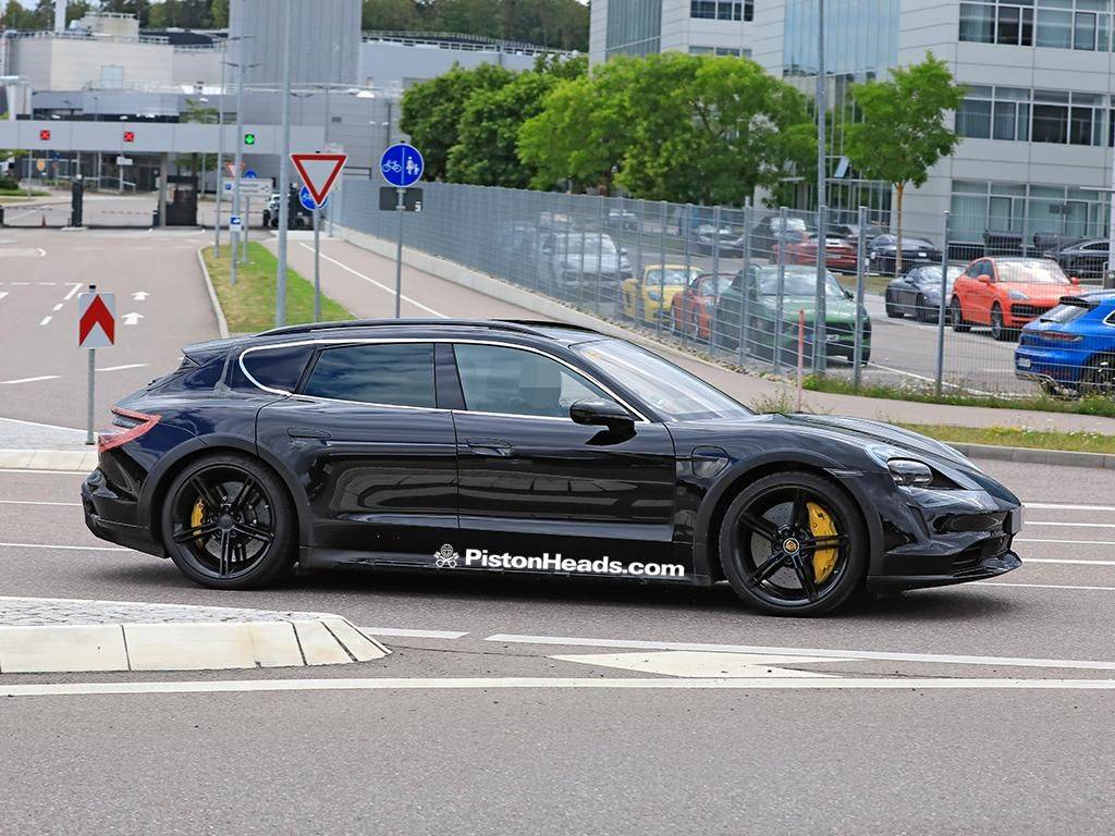Porsche Taycan Taycan Cross Turismo Wagon Virtually Fully Uncovered Porsche-Taycan-Cross-Turismo-Uncovered-2