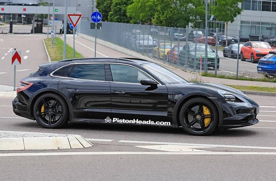 Porsche Taycan Taycan Cross Turismo Wagon Virtually Fully Uncovered Taycansport