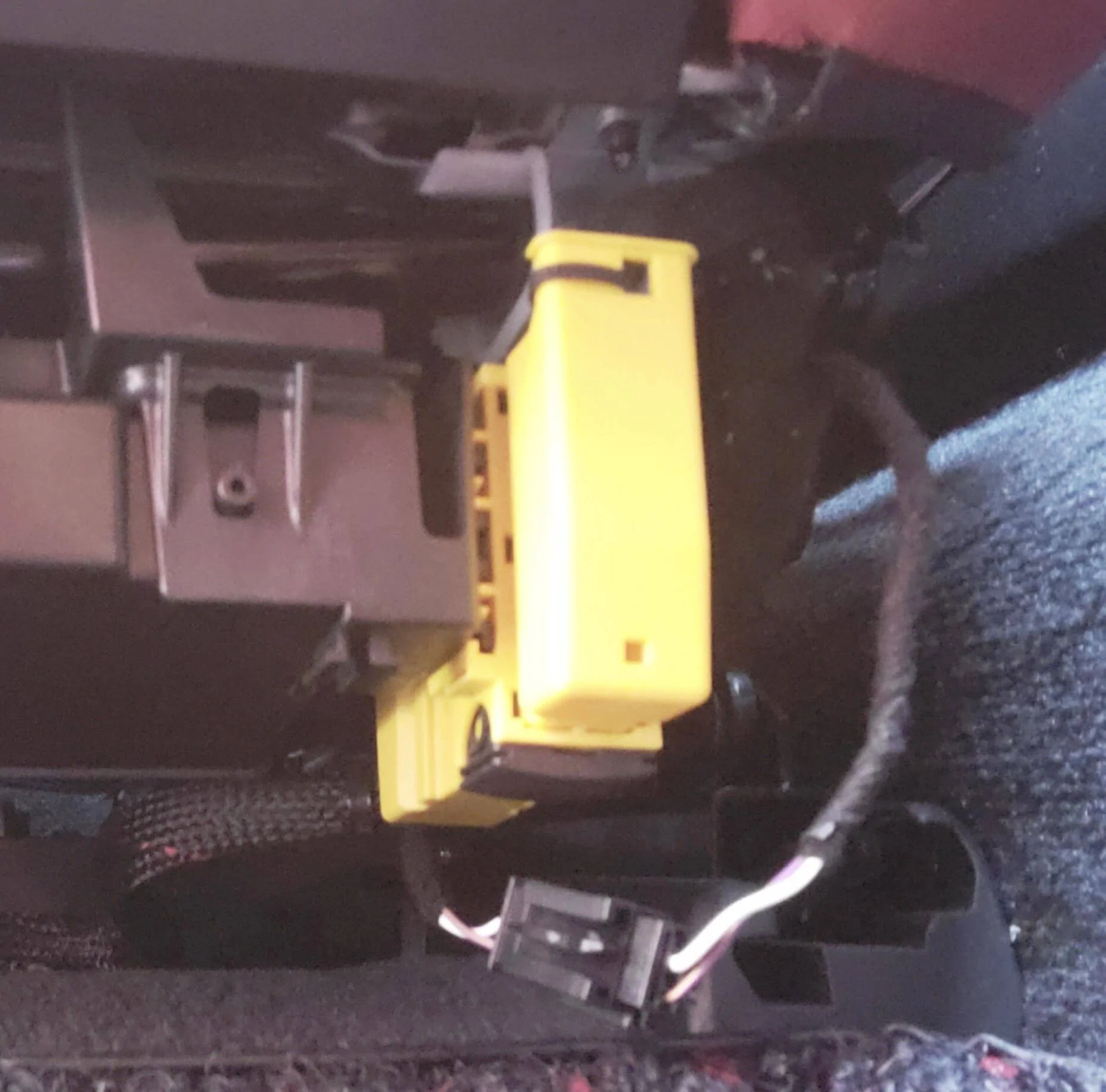 Porsche Taycan Floppy Plug Syndrome 1595868099849