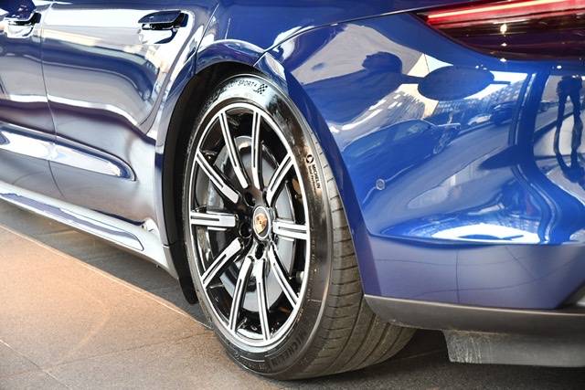Porsche Taycan 20" Sport Aero Wheels, what do you think? B6D3D1FB-9276-4DB8-9444-BCCBF8473DF6