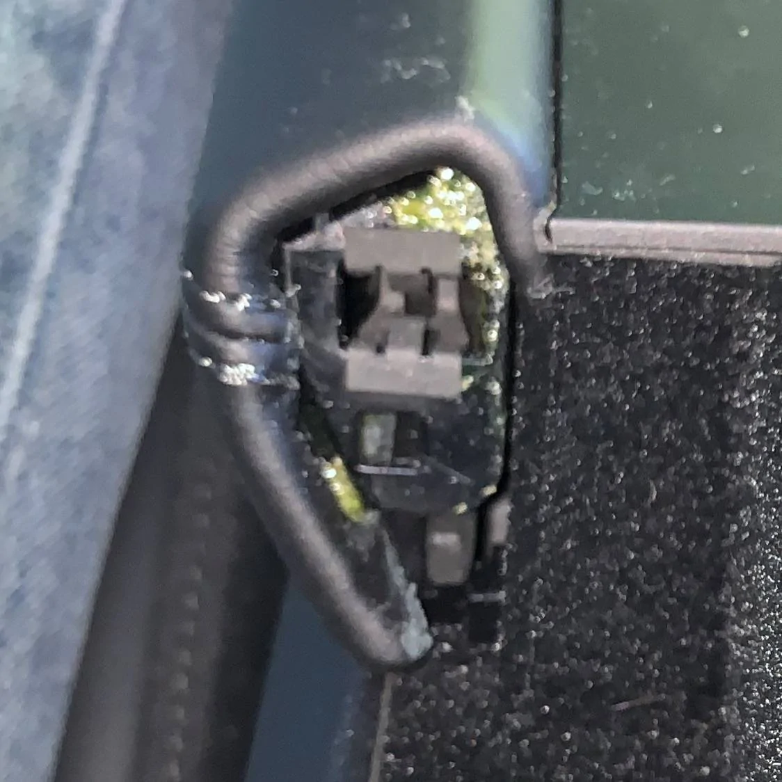 Porsche Taycan Missing piece of interior trim? 2C117F2D-3C37-4A22-AFAF-9FE727D32FF0