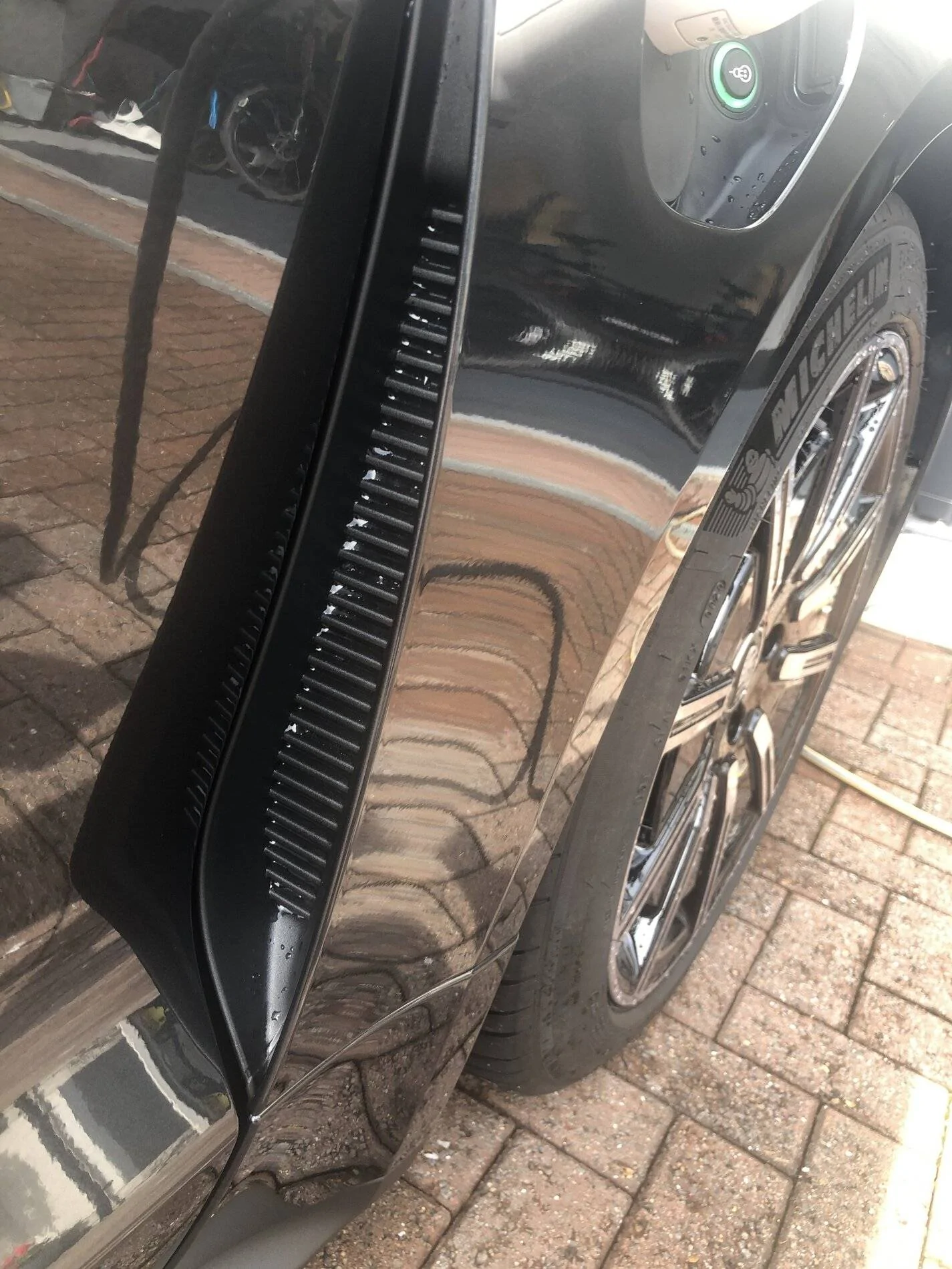 Porsche Taycan VOLCANO GREY Taycan Club 7B447EC6-CAFB-4E1C-93AD-DE14B680DCA9