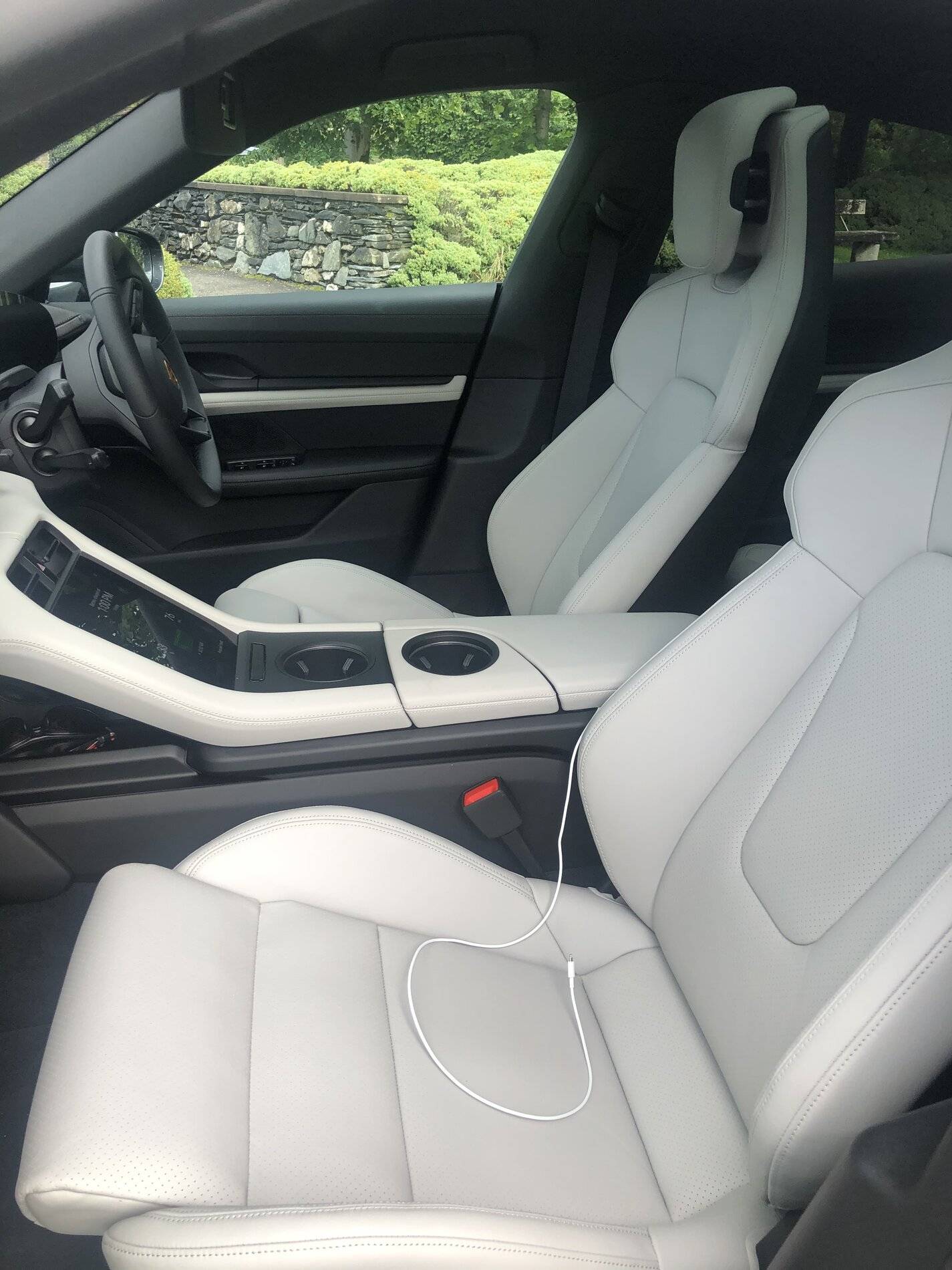Porsche Taycan Which split interior leather option? 0C953205-D532-4C8C-BC2B-B5638D4D4C4A