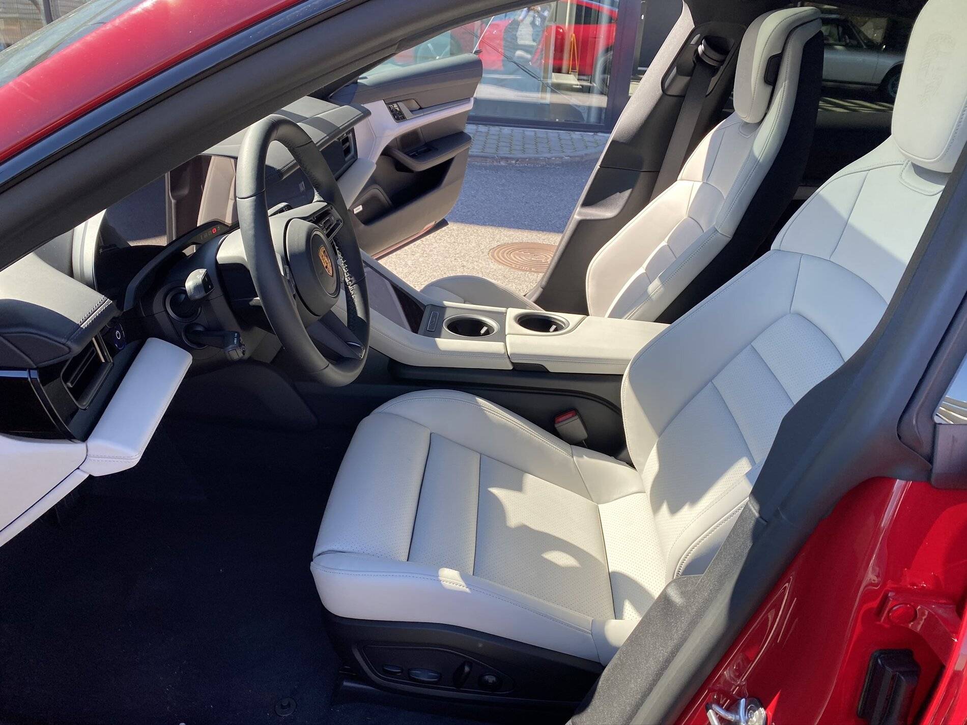 Porsche Taycan Which split interior leather option? 5B99B2E7-CDBB-4F89-8AC4-07B7FD8C9484