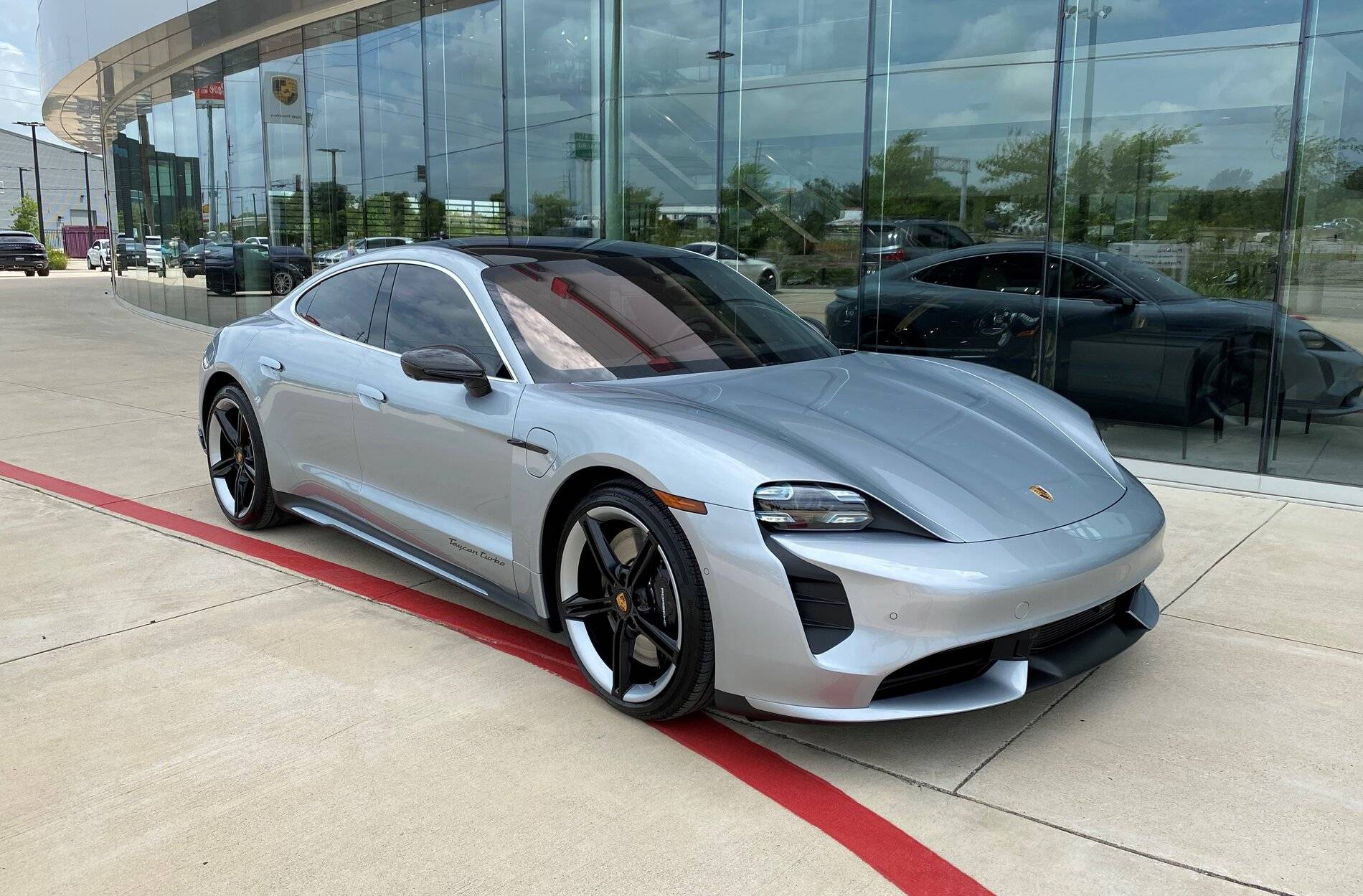 Porsche Taycan SportDesign Package Taycan-01