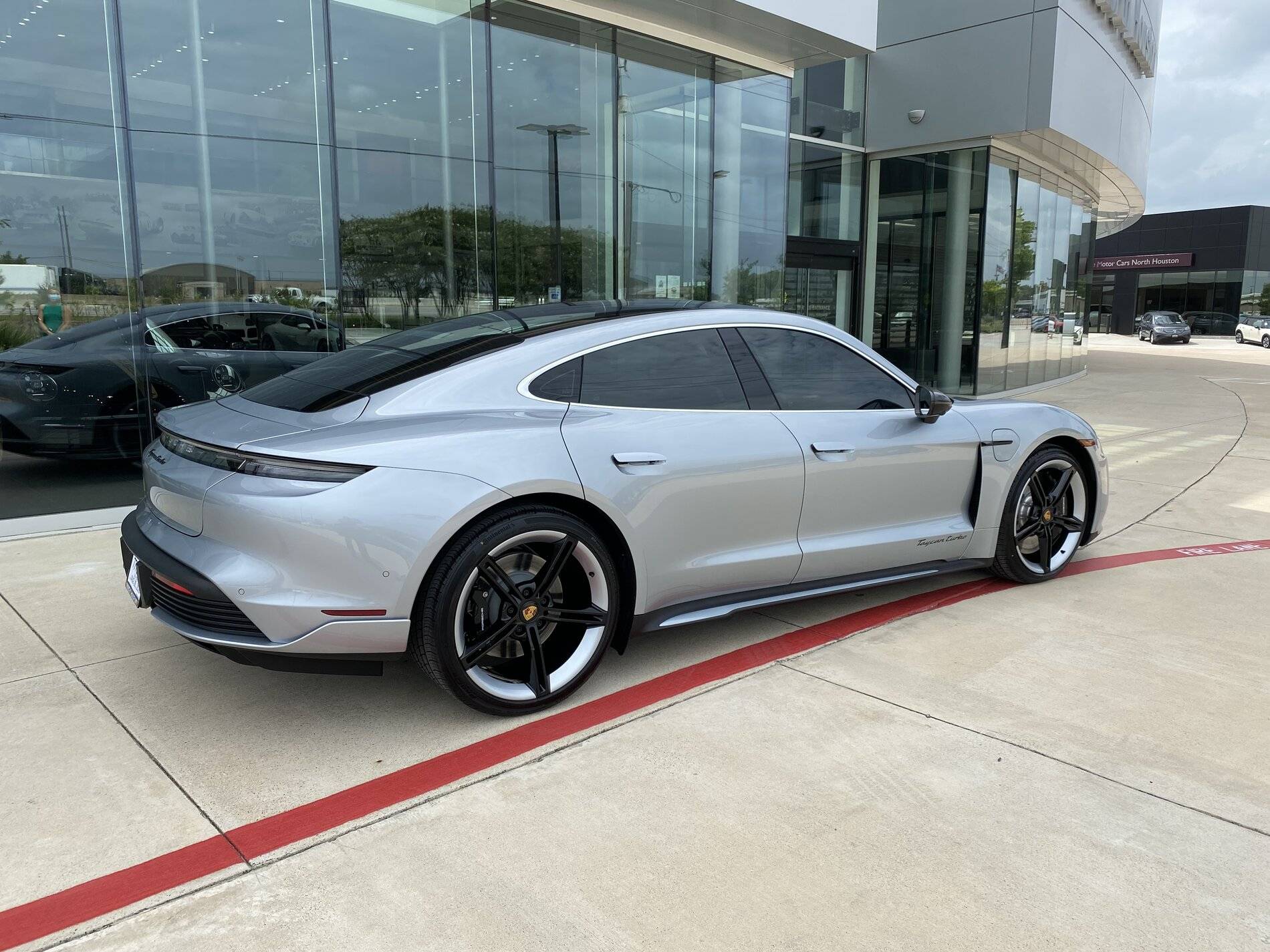 Porsche Taycan SportDesign Package Taycan-02