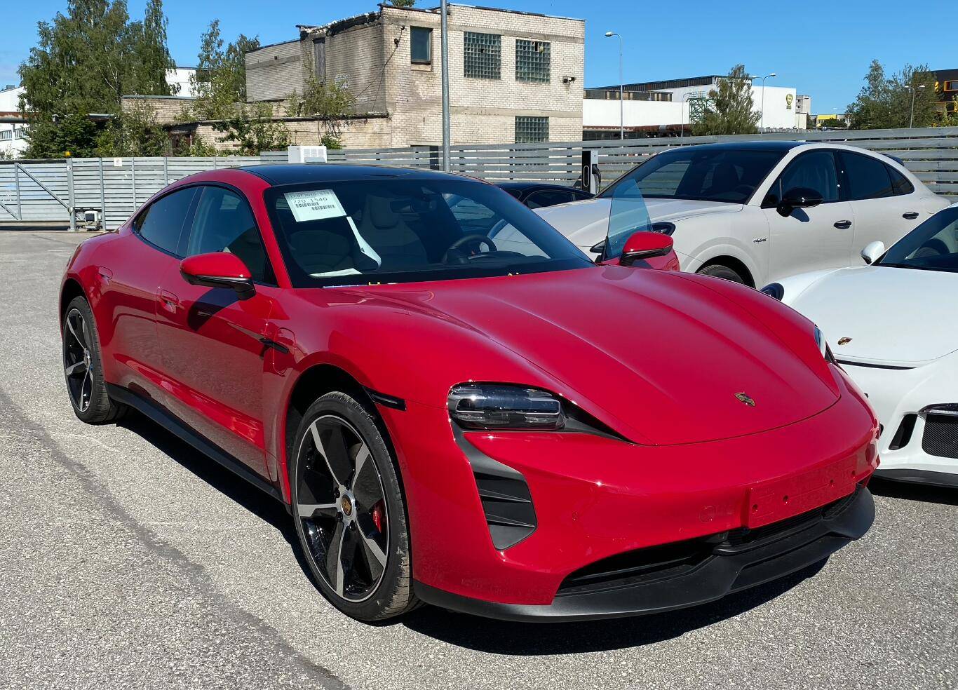 Porsche Taycan SportDesign Package Screenshot 2020-07-27 at 13.57.39