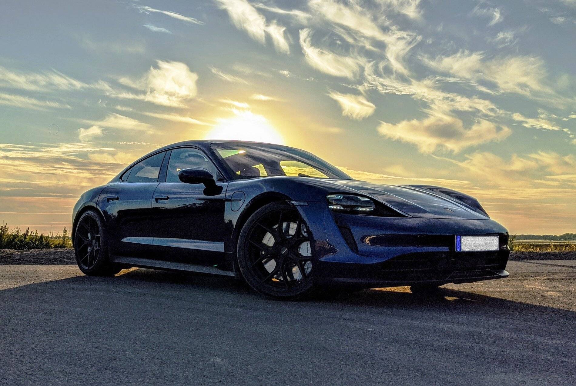 Porsche Taycan Good evening - Sunset Gentian blue! Sunset Gerreron 7Aug20 update