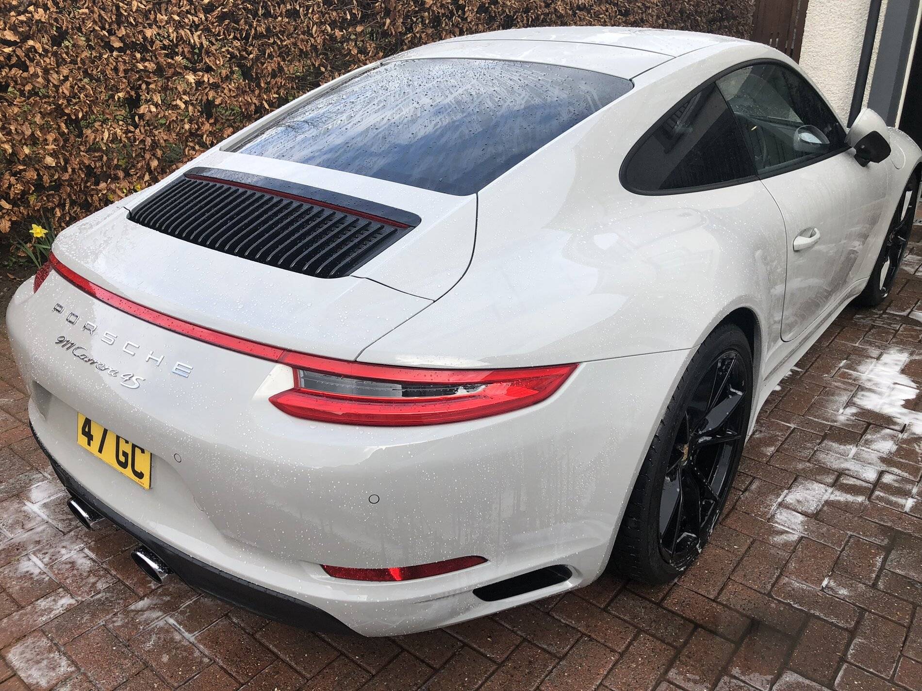 Porsche Taycan Considering Crayon/Chalk exterior 899BFC5E-407D-4510-8D17-5514889CE06D