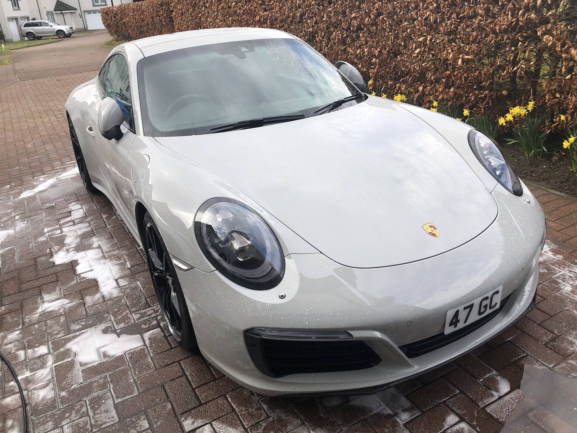 Porsche Taycan Considering Crayon/Chalk exterior FE043490-2B1C-4C23-B688-7FA10B89CE69
