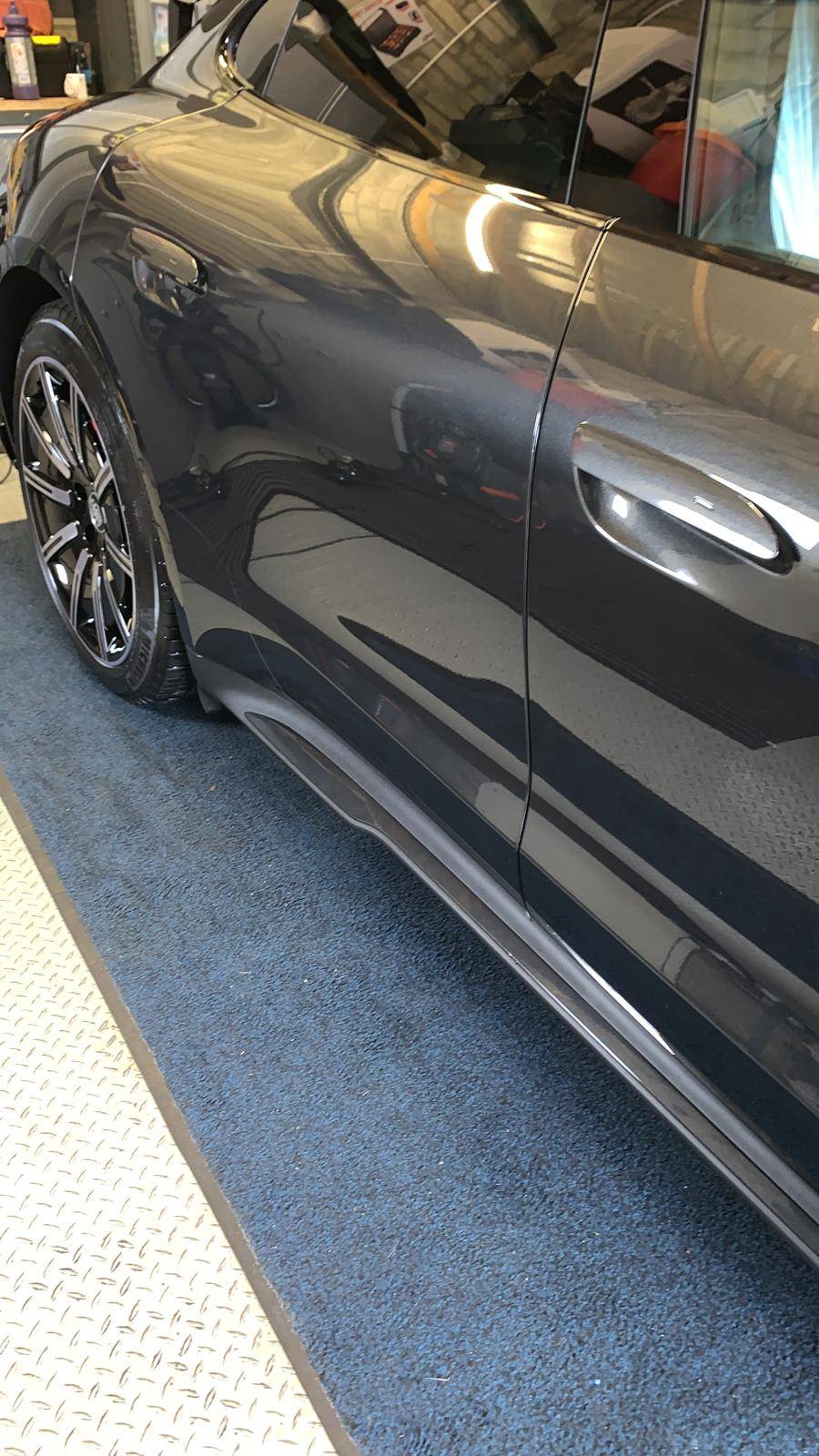 Porsche Taycan VOLCANO GREY Taycan Club 12666644-60E2-4B51-A585-EB35E280C5DD