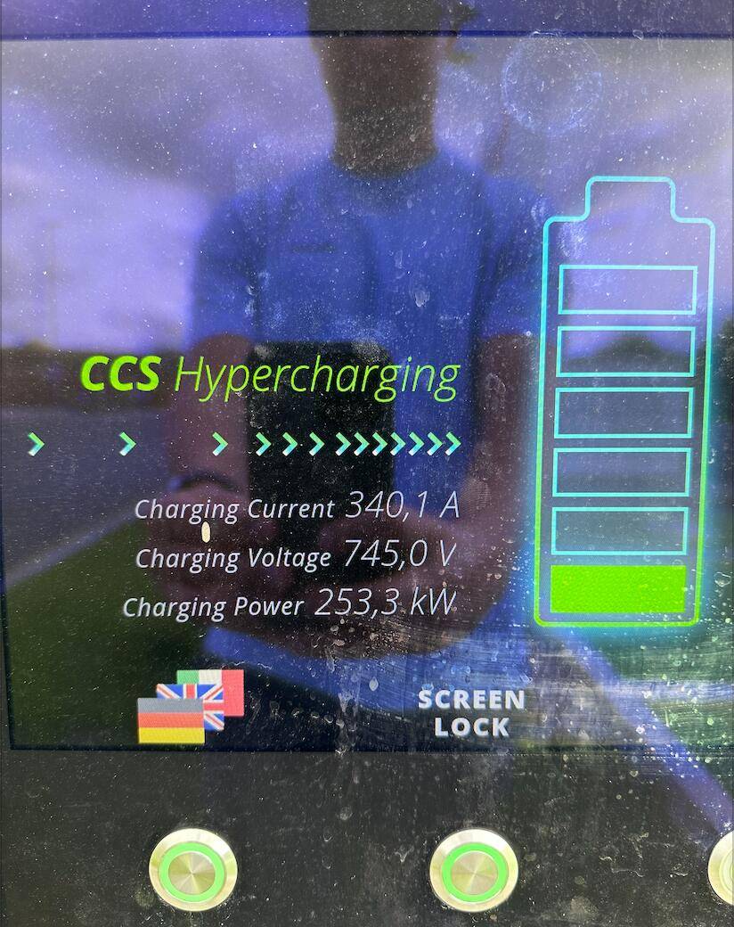 Porsche Taycan Dissapointing tacan DC charging Screen Shot 2023-10-06 at 10.45.27 AM