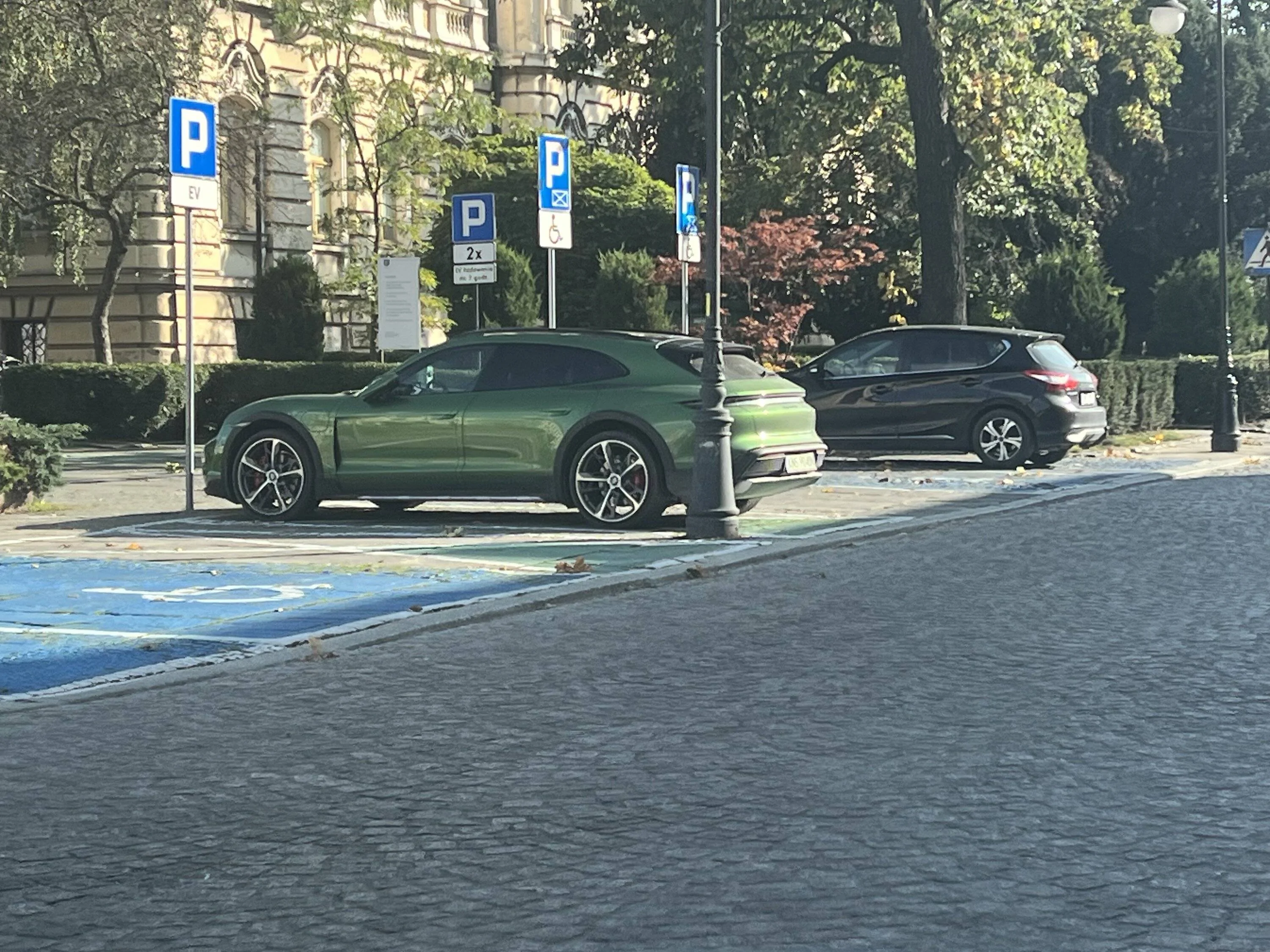 Porsche Taycan MAMBA GREEN Taycan Club IMG_6260