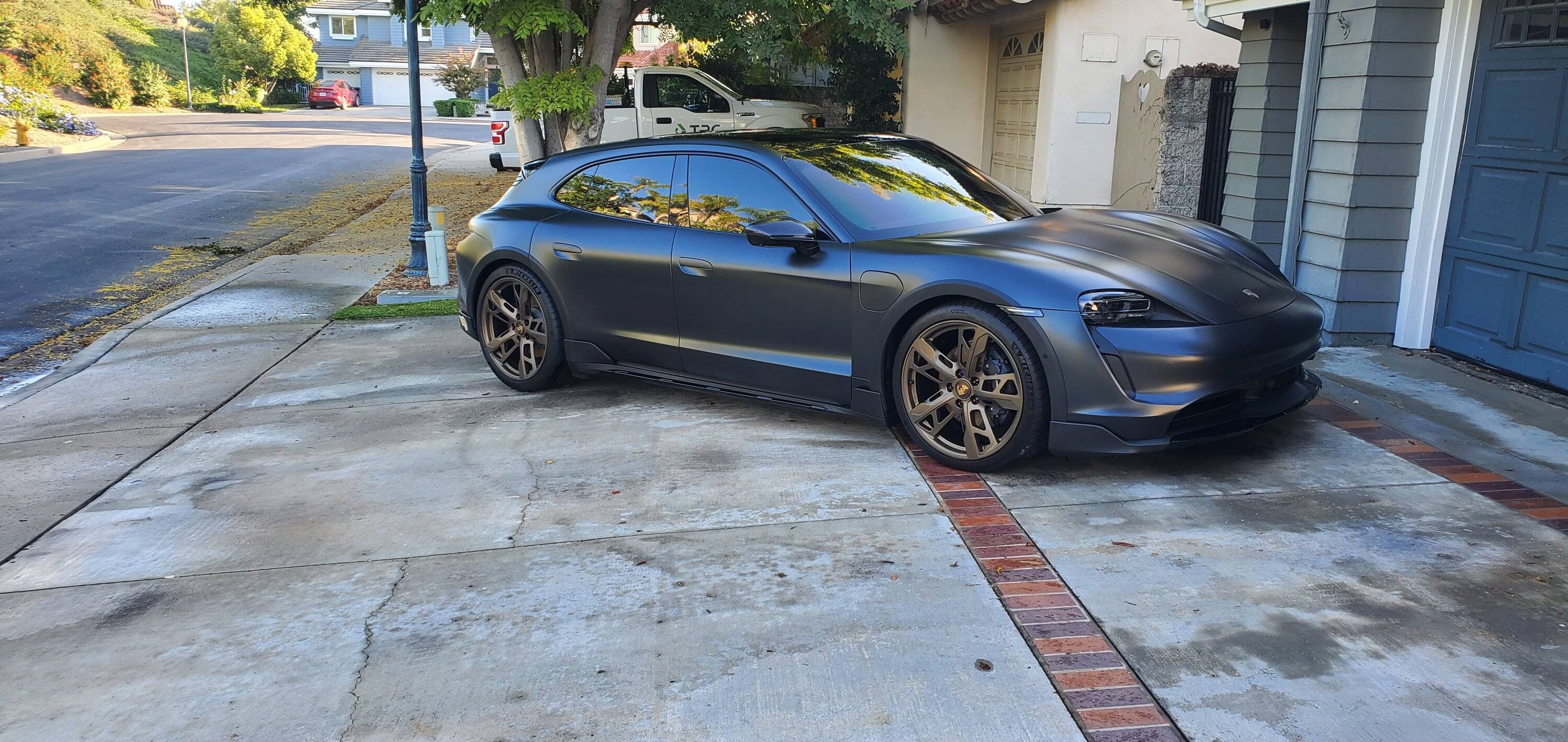 Porsche Taycan Volcano grey to chalk Grey wrap ideas Dynomatte
